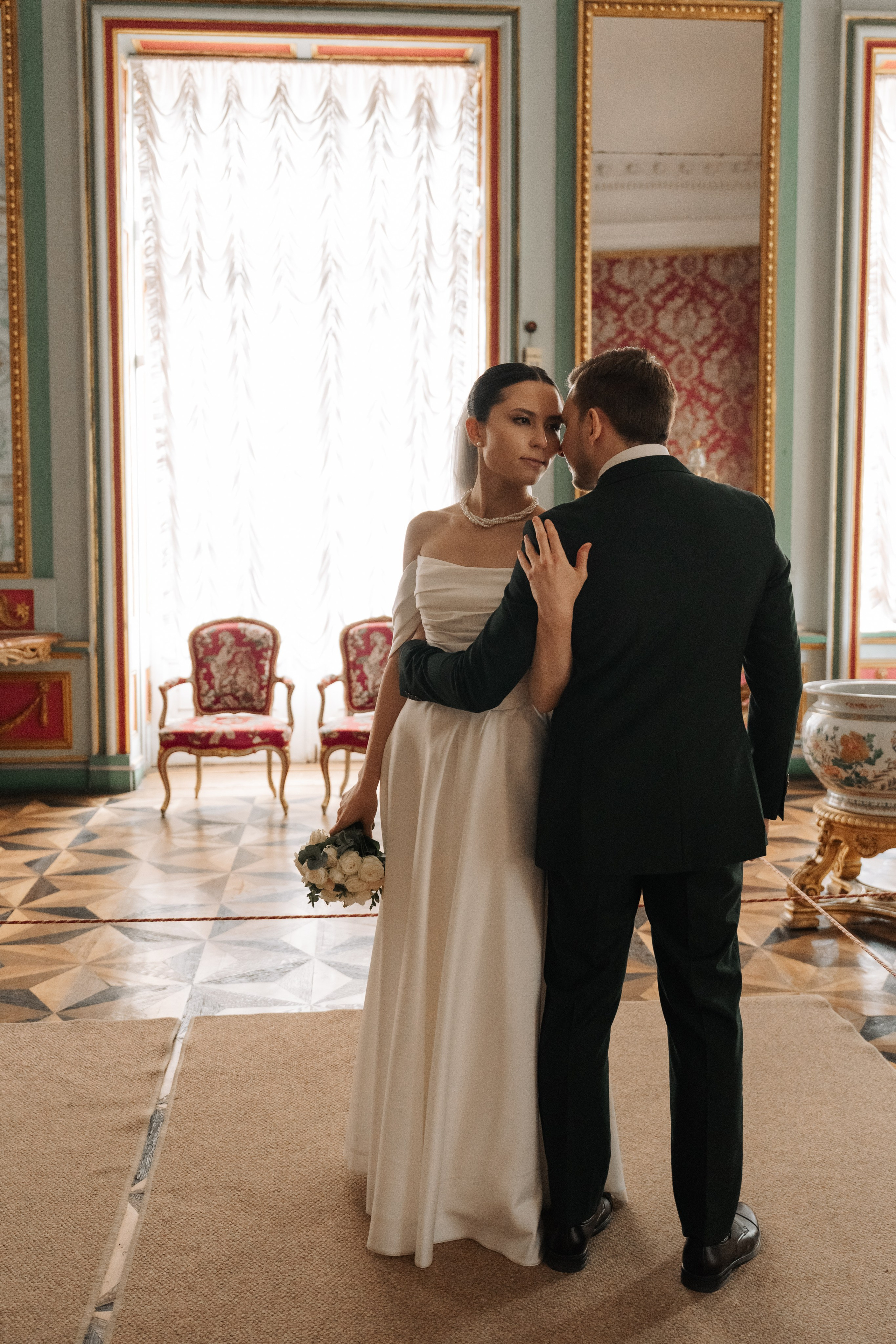 Влад и Илина в Кусково. Свадебный фотограф в Москве Анна Полушина