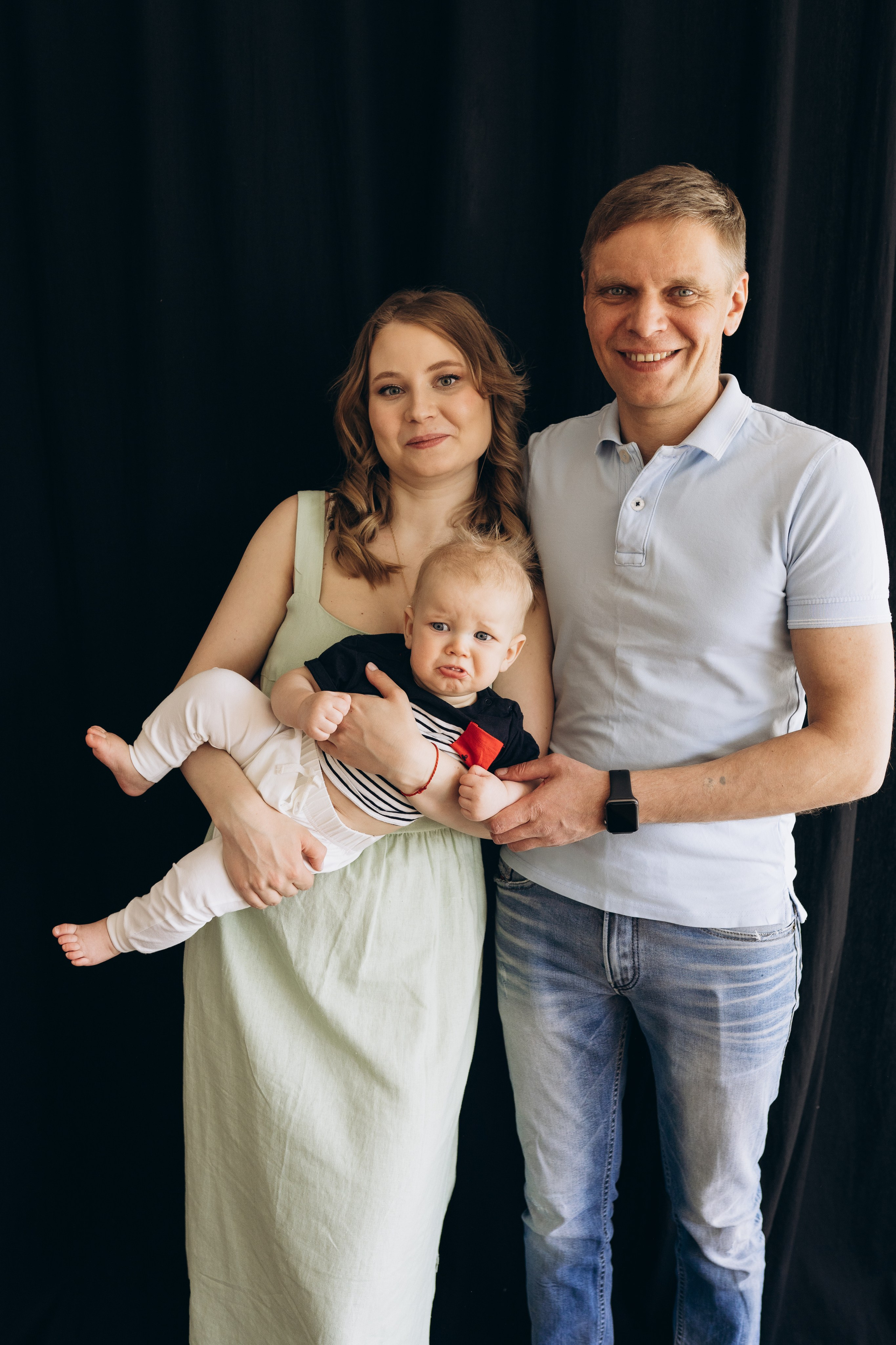 Семейная фотосессия в студии в Москве, семейный фотограф Анна Полушина. Свадебный фотограф в Москве Анна Полушина