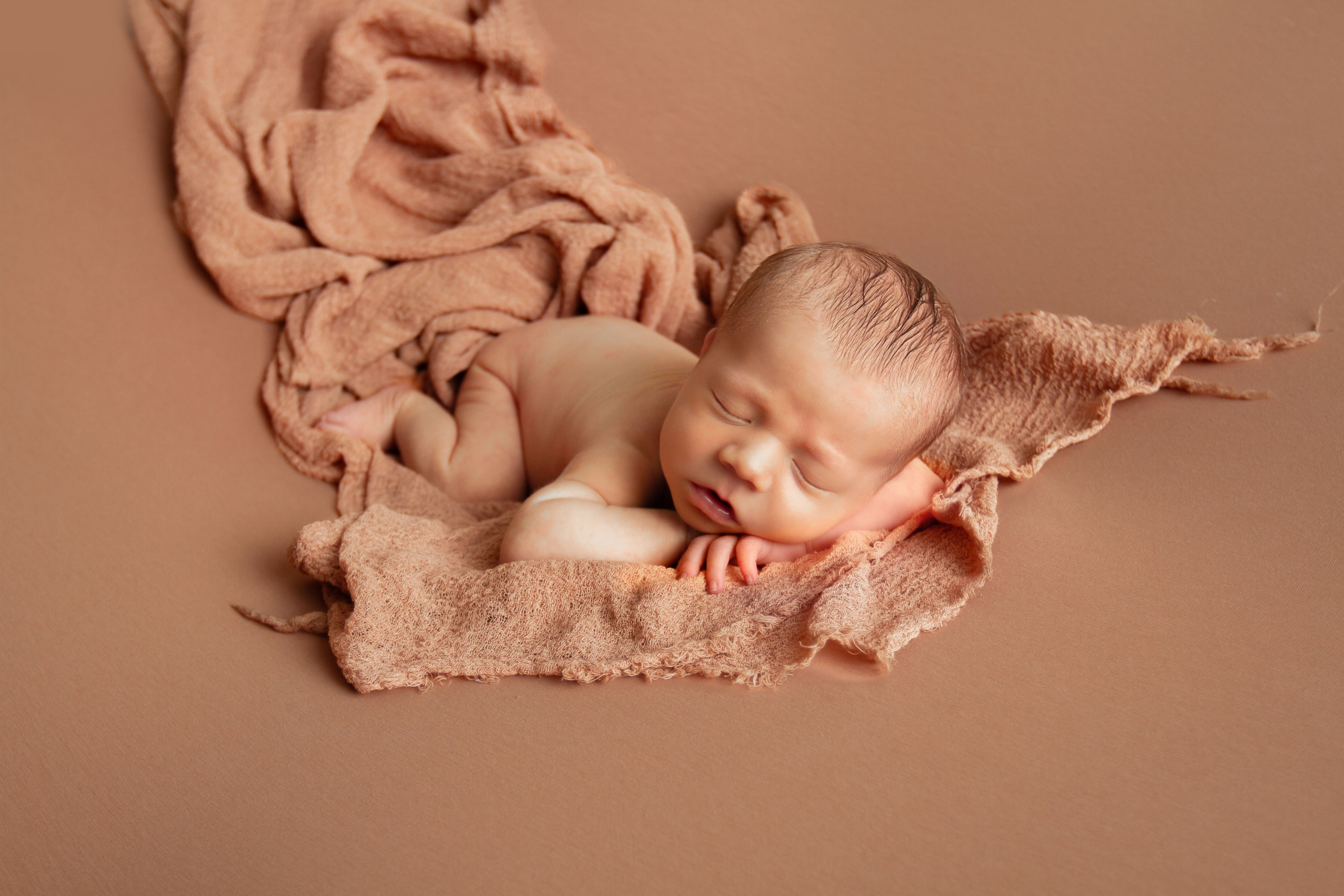 Фотосъемка новорожденного у вас дома