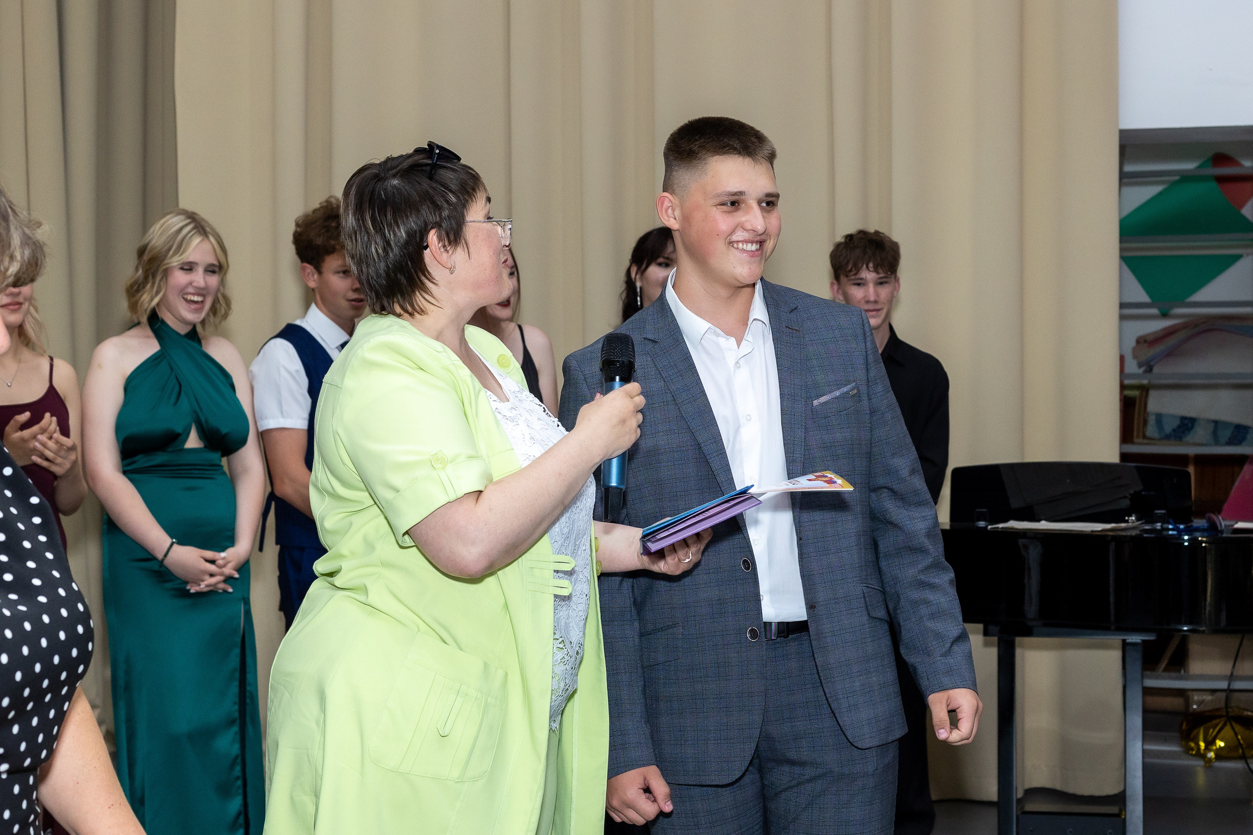 Вручение аттестата 2025. Выпускные альбомы Майкоп, Краснодар Елена Золотарева