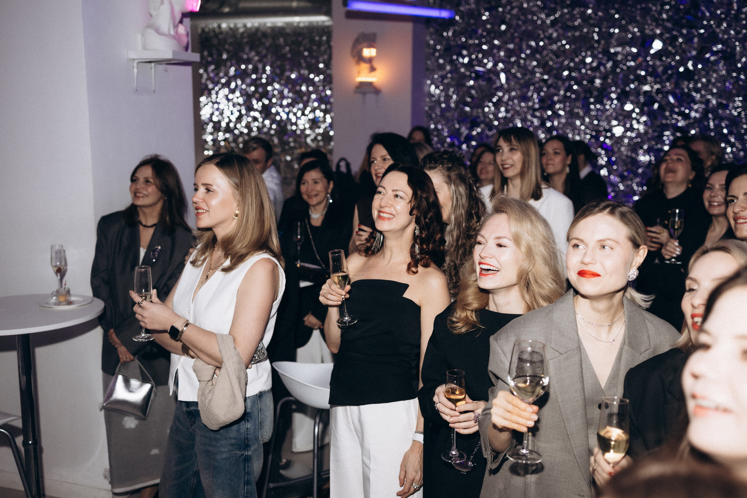 Встреча девочек из чатика. Фотограф Артем Бросов в Санкт-Петербурге и Дубае