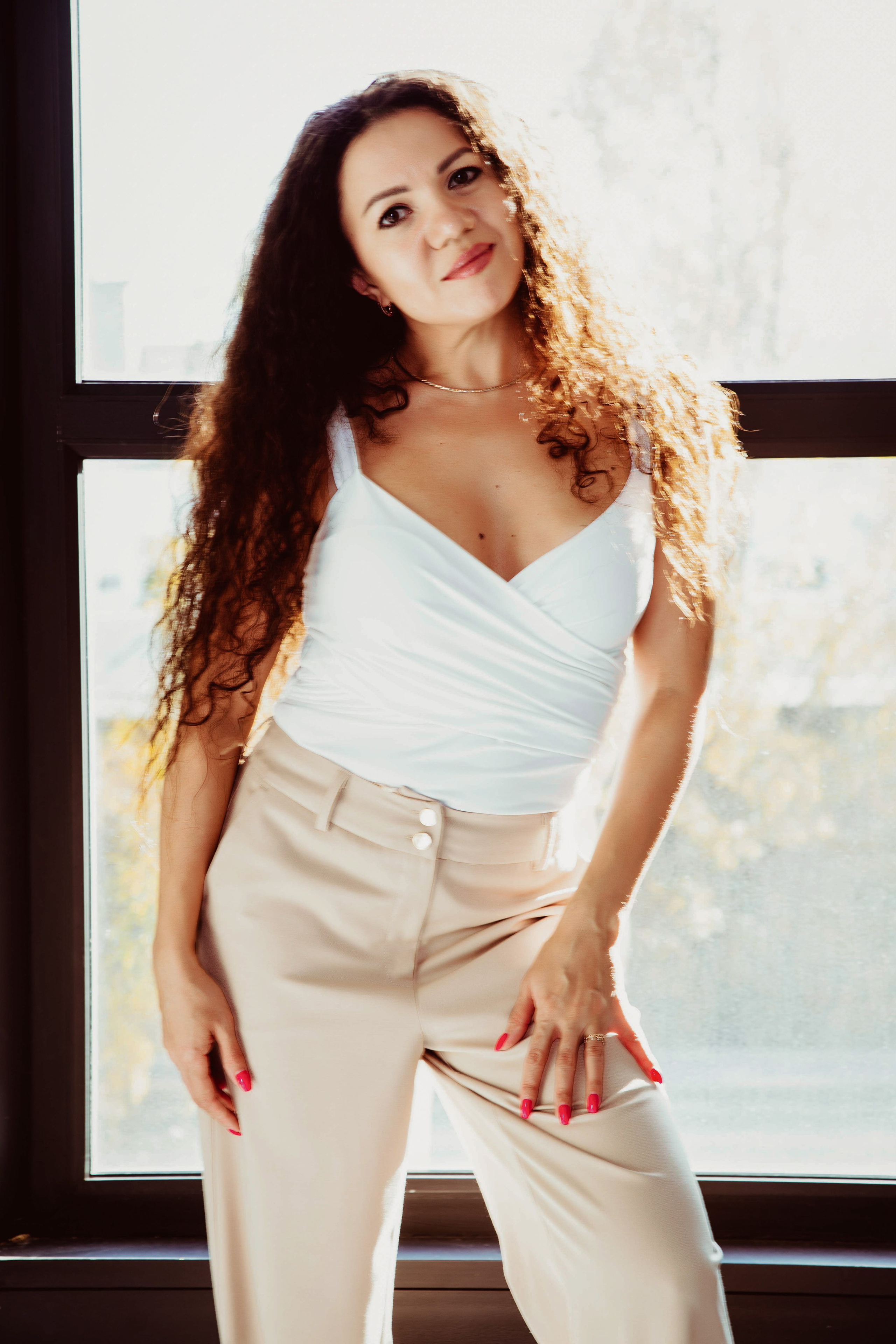 Женские портреты. Айсылу Счастливая — Фотограф | Ретушёр | Нейрокреатор