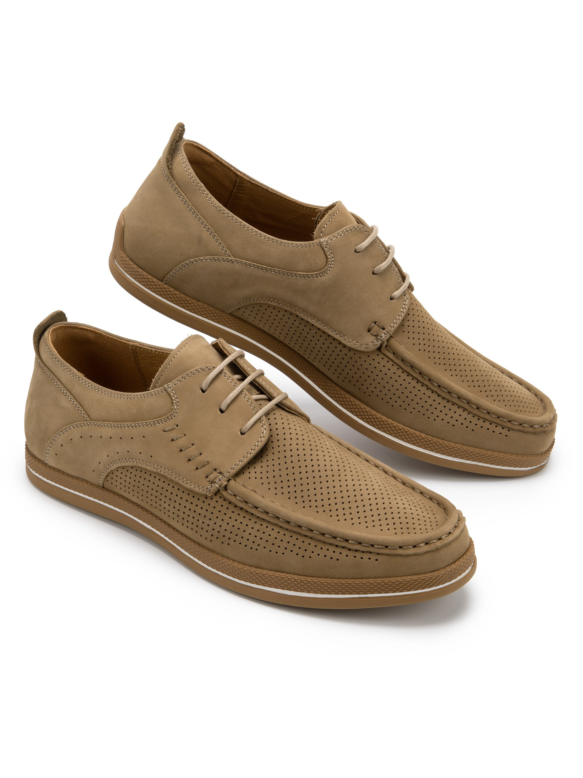 Каталожная фотография обуви. Фотограф в Москве Егор Гончаров