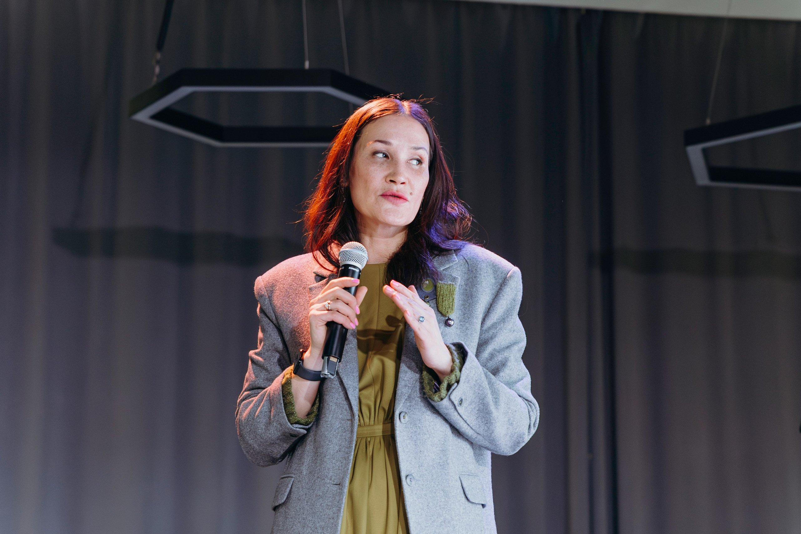 Империя Изобилия — выступления спикеров для предпринимателей. Свадебный фотограф в Иркутске Бобылев Никита