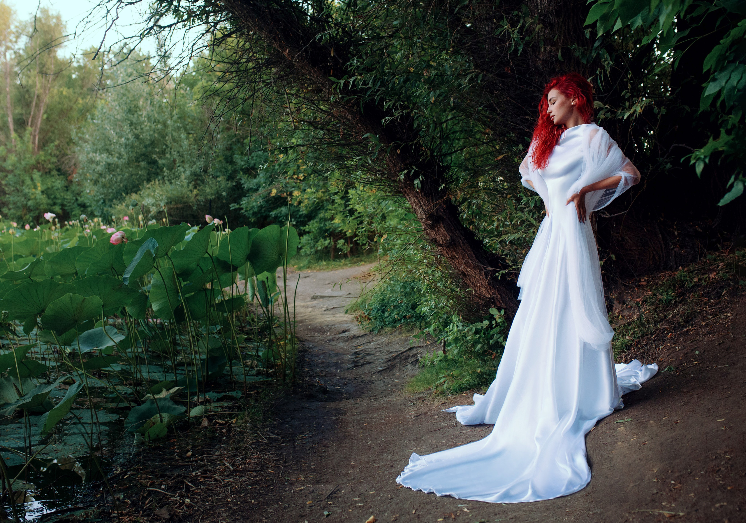 Даша на лотосах. Свадебный, предметный и портретный фотограф в Волгограде