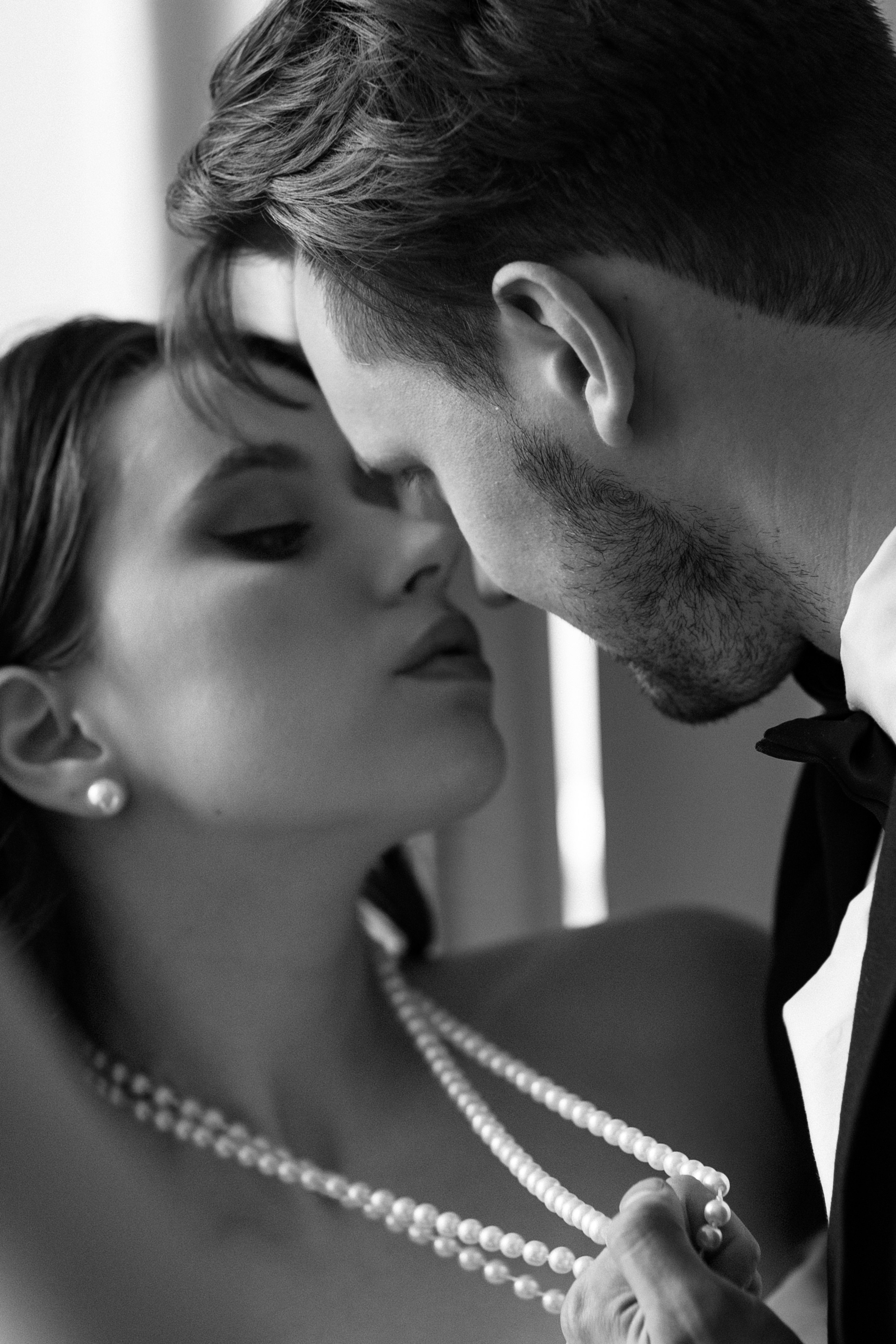 Свадебная фотосессия в квартире-студии. Свадебный фотограф в Москве Мария Крош