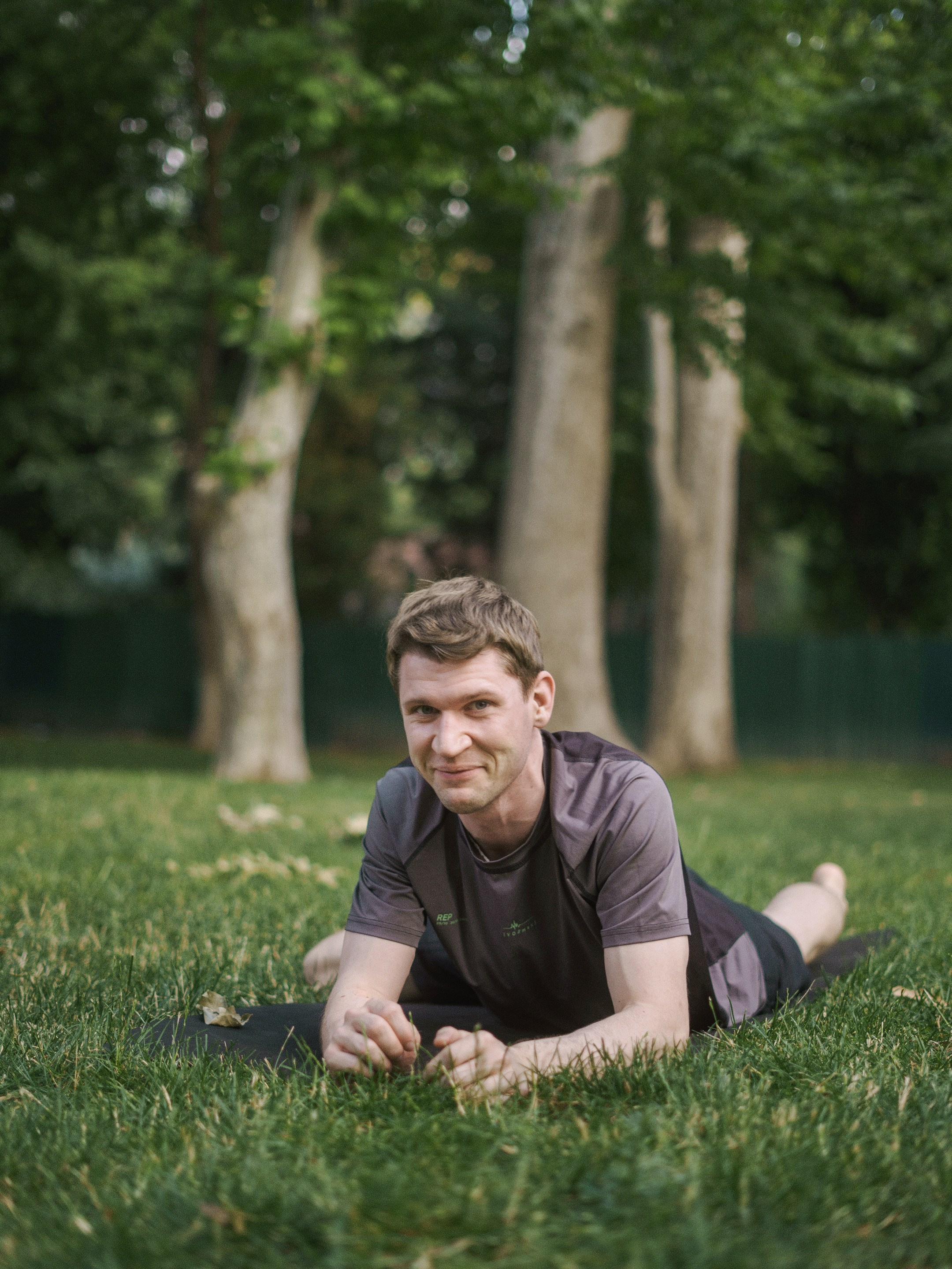 Йога в парке, Тбилиси. Андрей Фадеев фото видео Тбилиси