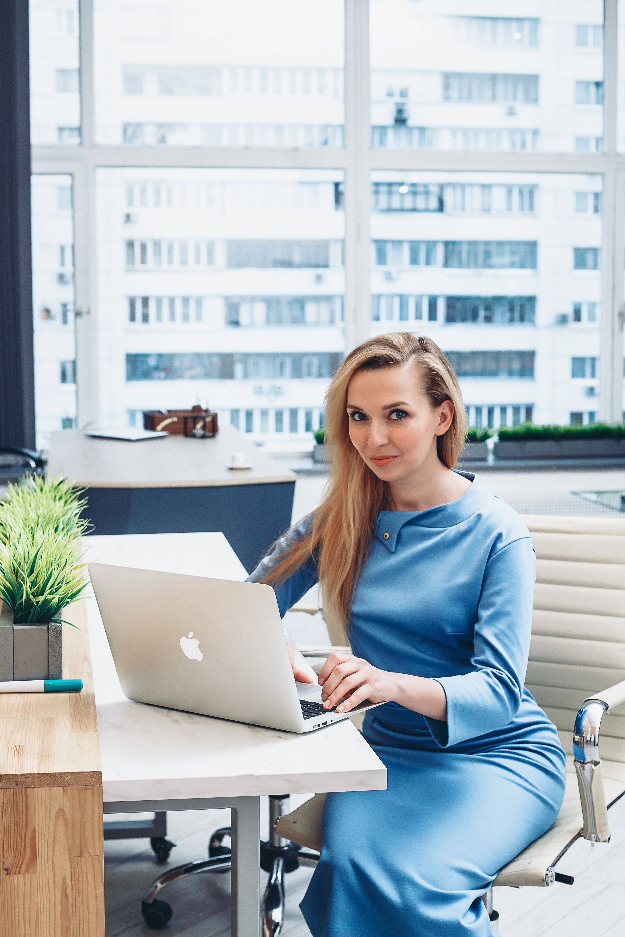 фотосессия в студии, фотограф, Москва, Катерина Сысуева, Рина Сысуева, Екатерина Сысуева, женский фотограф, Москва, фотографы женского портрета, лучшие женские фотографы, позы для фотосессии для девушек, фотосессия девушки, фотосессия для женщины, фотосессия для психотерапевта, Фотосессия Лоры, фотосессия астролога-психотерапевта, фотосессия для эксперта, контент для соцсетей, бренд-фотограф Москва.