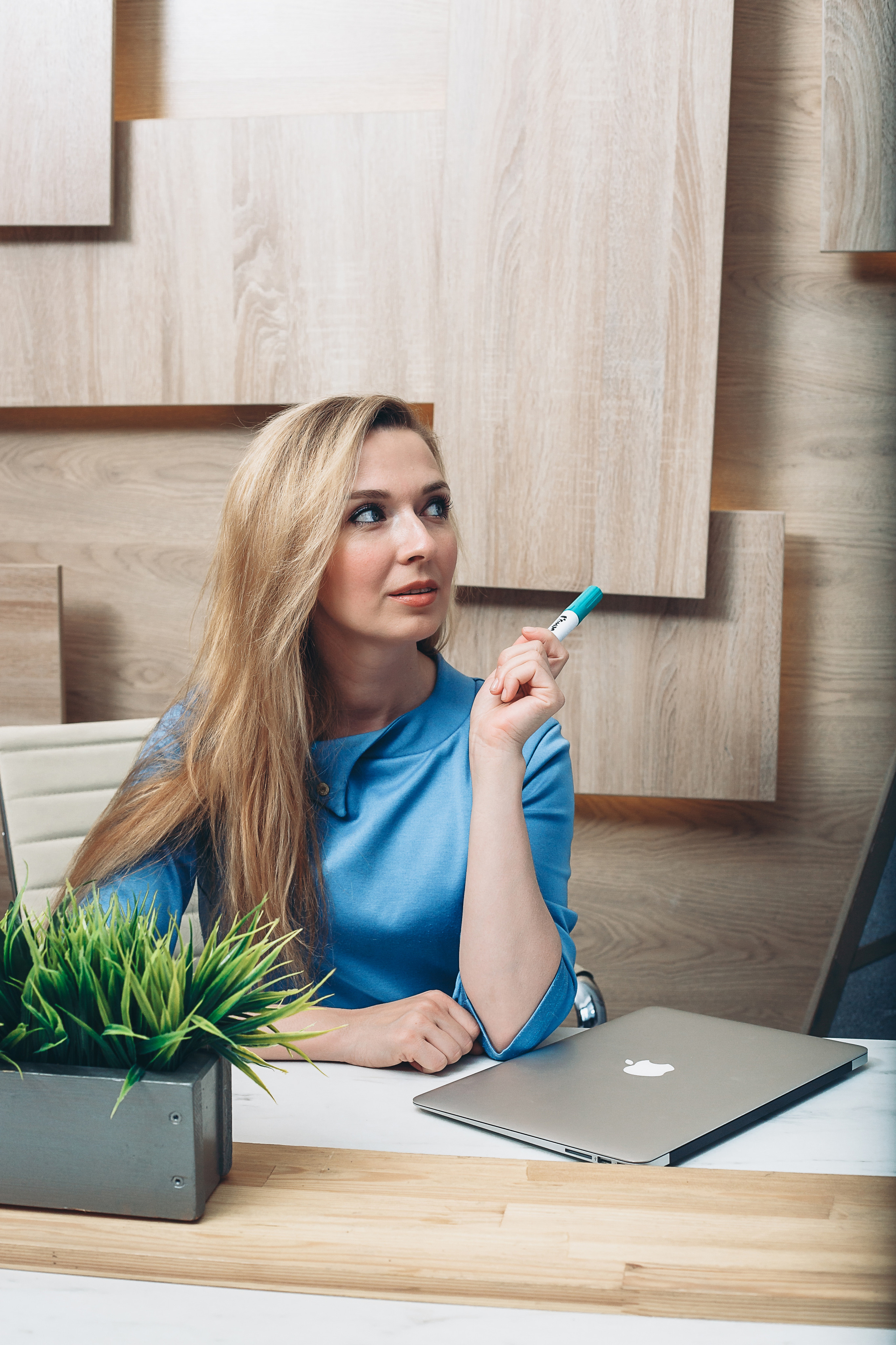 фотосессия в студии, фотограф, Москва, Катерина Сысуева, Рина Сысуева, Екатерина Сысуева, женский фотограф, Москва, фотографы женского портрета, лучшие женские фотографы, позы для фотосессии для девушек, фотосессия девушки, фотосессия для женщины, фотосессия для психотерапевта, Фотосессия Лоры, фотосессия астролога-психотерапевта, фотосессия для эксперта, контент для соцсетей, бренд-фотограф Москва.