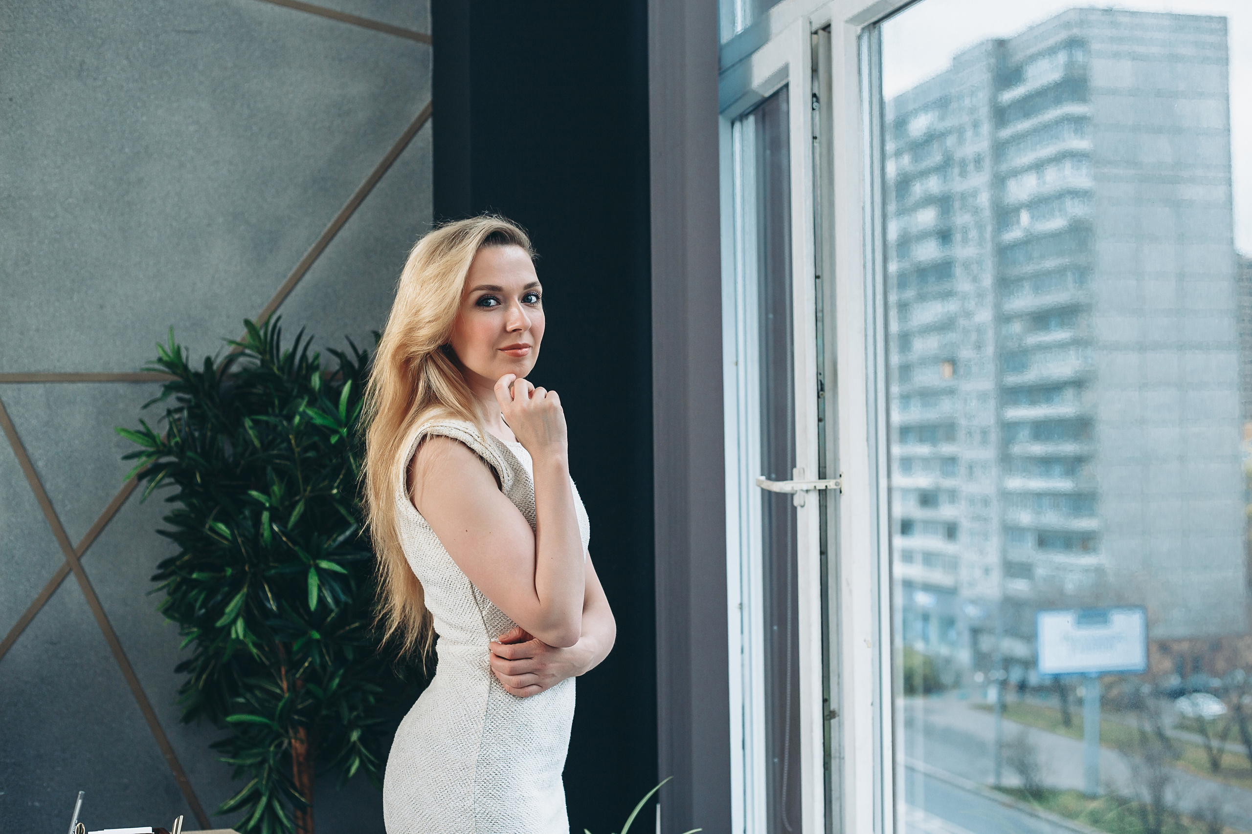 фотосессия в студии, фотограф, Москва, Катерина Сысуева, Рина Сысуева, Екатерина Сысуева, женский фотограф, Москва, фотографы женского портрета, лучшие женские фотографы, позы для фотосессии для девушек, фотосессия девушки, фотосессия для женщины, фотосессия для психотерапевта, Фотосессия Лоры, фотосессия астролога-психотерапевта, фотосессия для эксперта, контент для соцсетей, бренд-фотограф Москва.