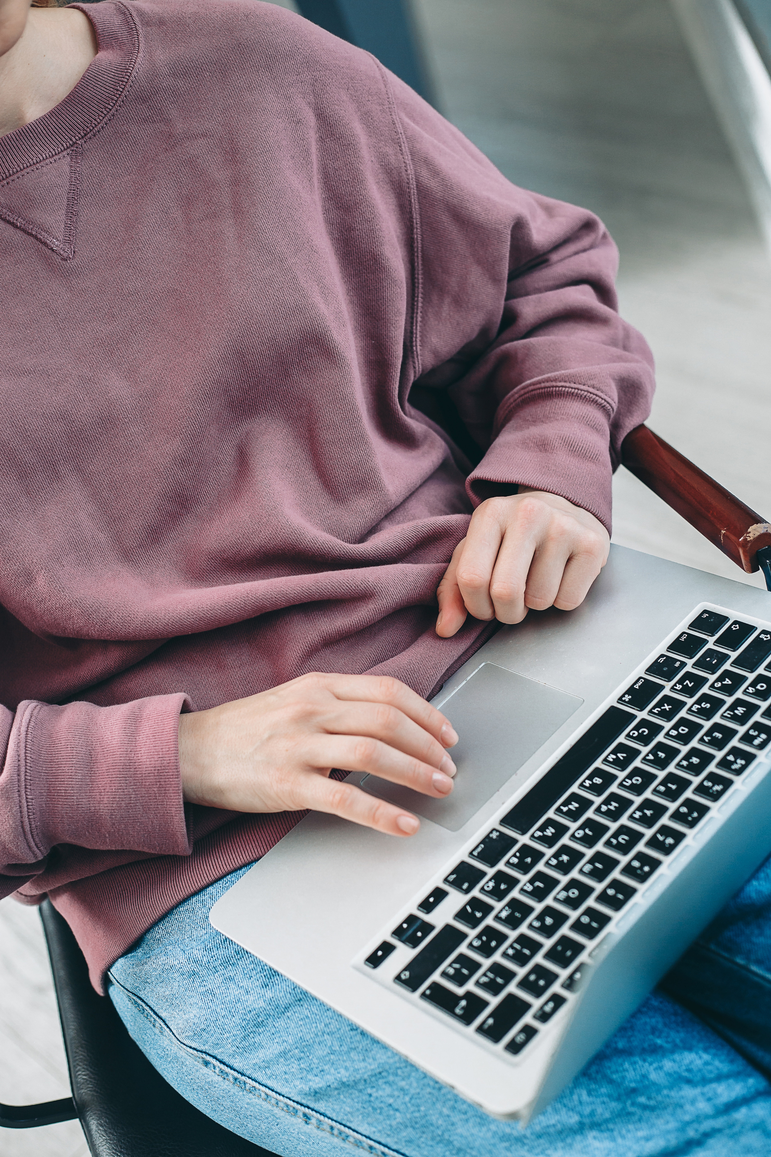 фотосессия в студии, фотограф, Москва, Катерина Сысуева, Рина Сысуева, Екатерина Сысуева, женский фотограф, Москва, фотографы женского портрета, лучшие женские фотографы, позы для фотосессии для девушек, фотосессия девушки, фотосессия для женщины, фотосессия для психотерапевта, Фотосессия Лоры, фотосессия астролога-психотерапевта, фотосессия для эксперта, контент для соцсетей, бренд-фотограф Москва.