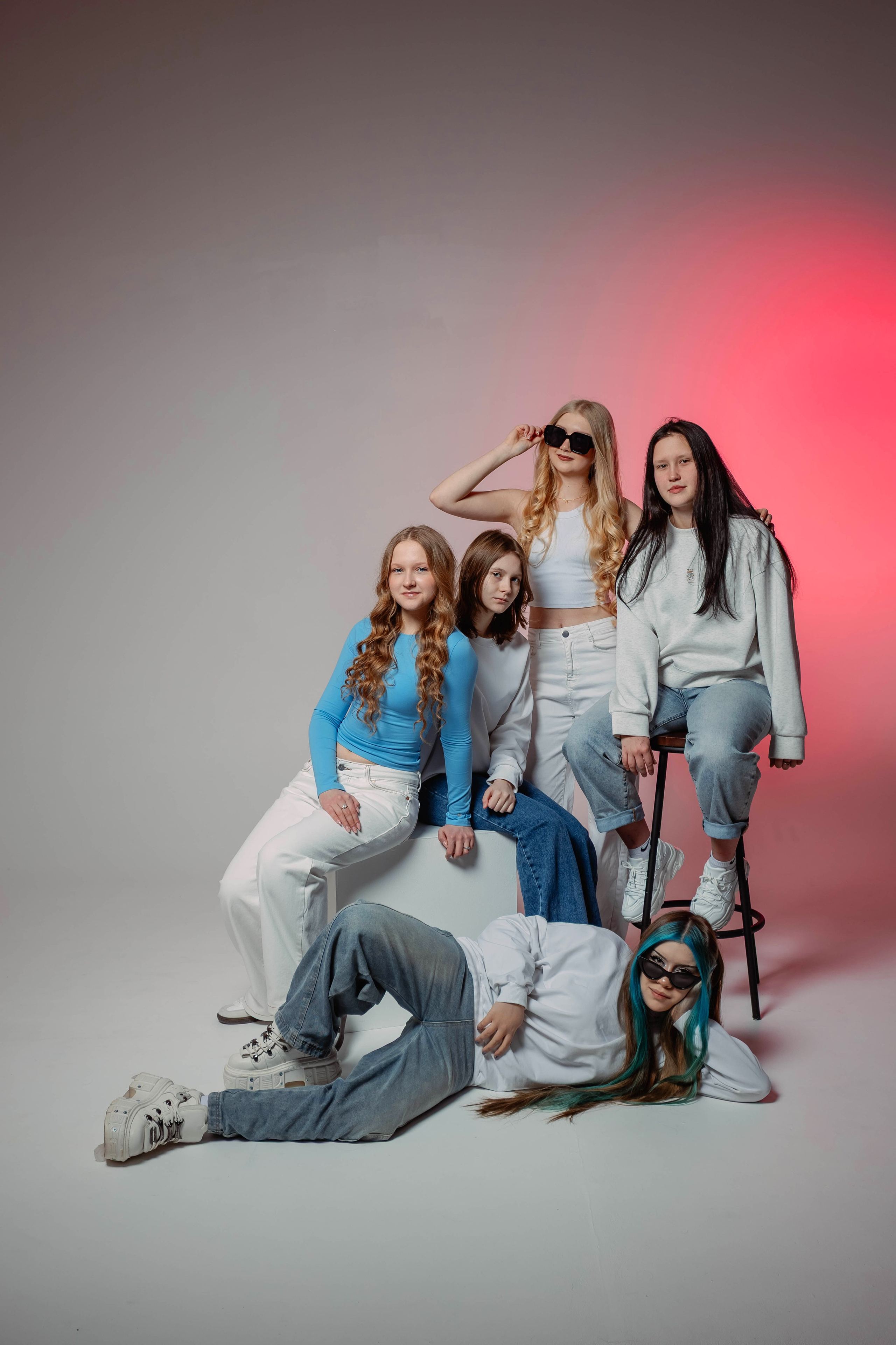 Позирование группы. Выпускные альбомы для детского сада и школы