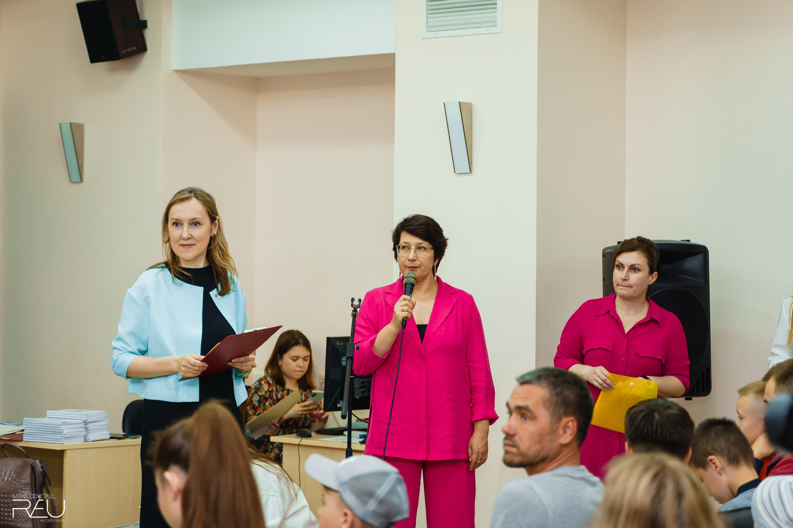 ВЫПУСКНОЙ ШКОЛЫ «Язык Для Успеха» 2023. Mike Dovetail | Портретный и репортажный фотограф