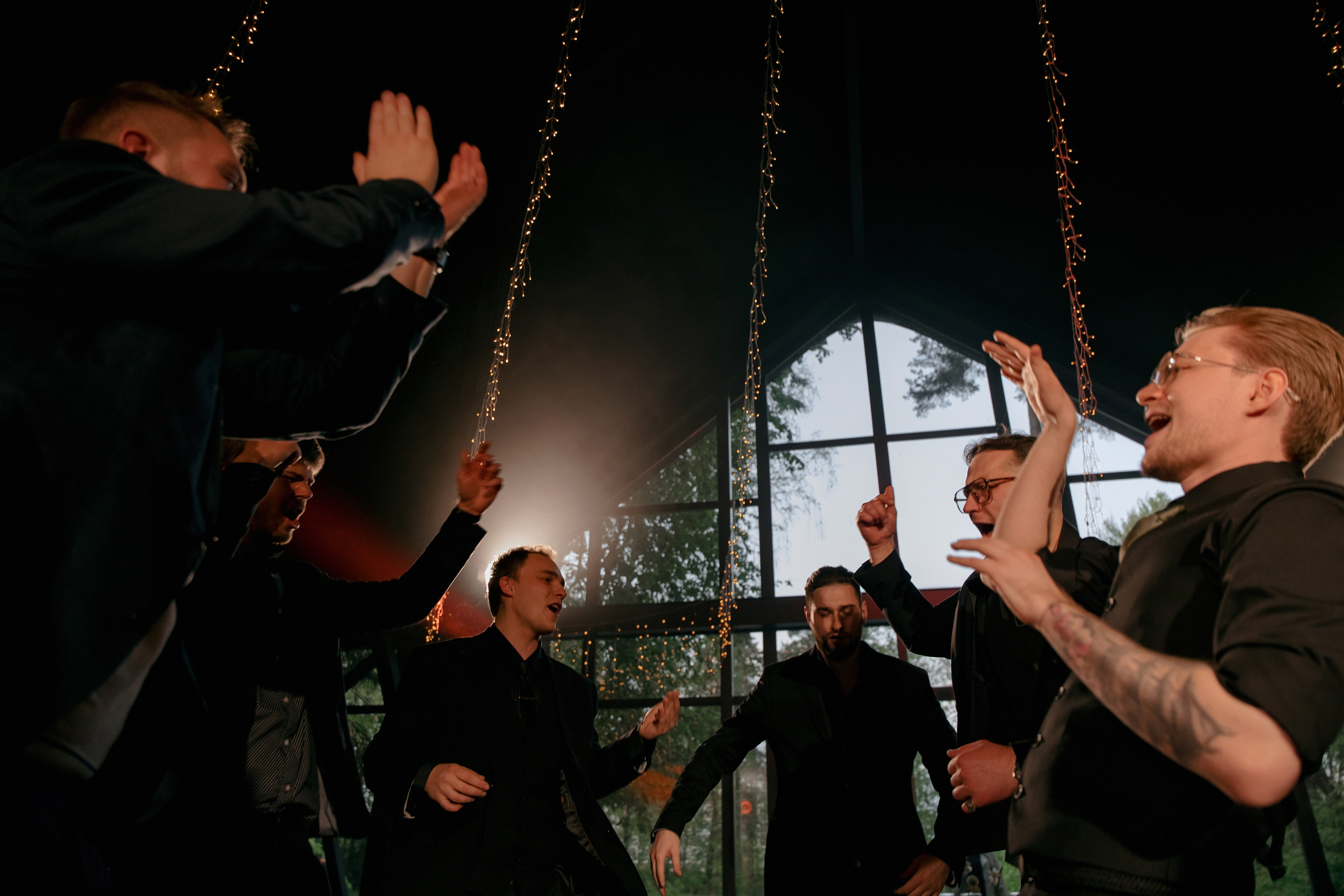 ЛЕС Event House выездная регистрация и свадебный банкет на площадке ЛЕС. Свадебный фотограф Москва