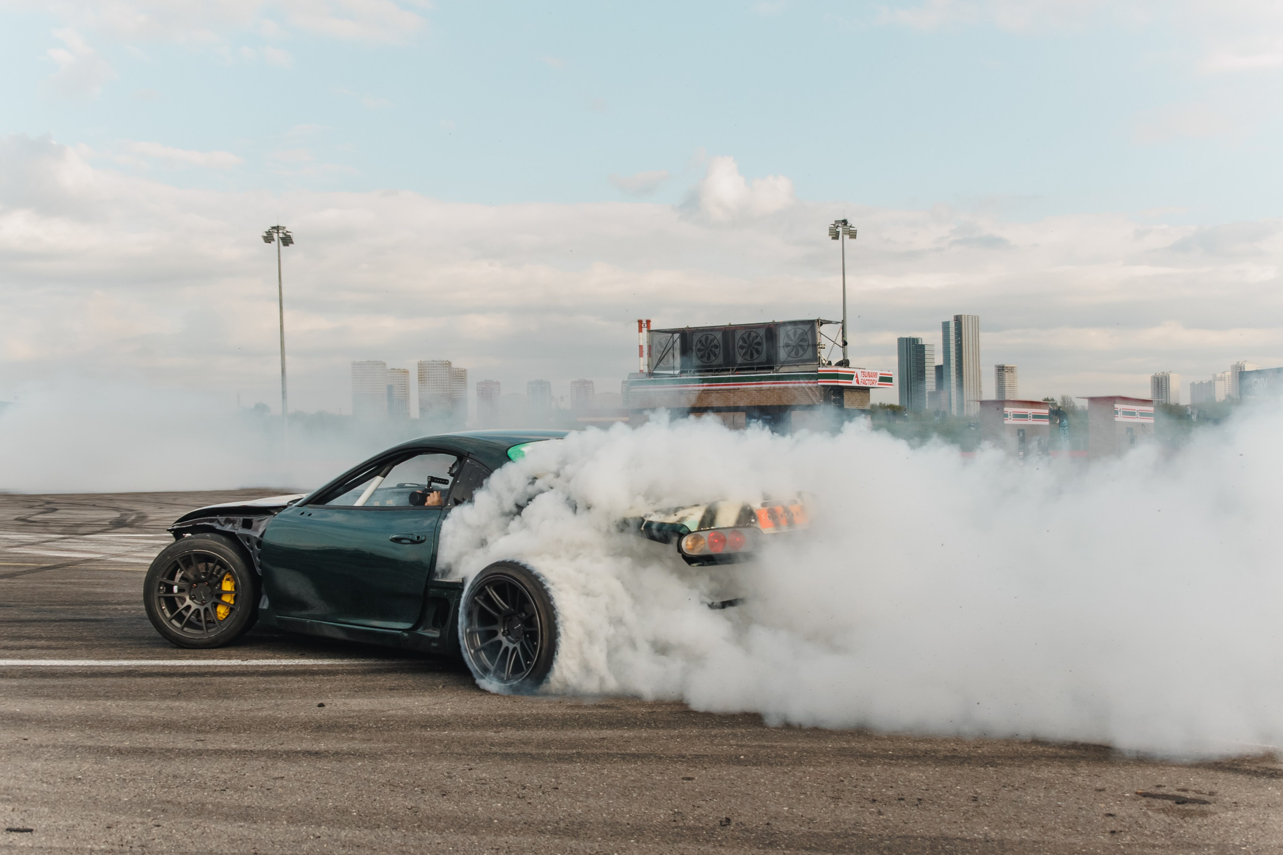 Выставка и дрифт машин. Репортажный фотограф. Москва. Алина Ланская