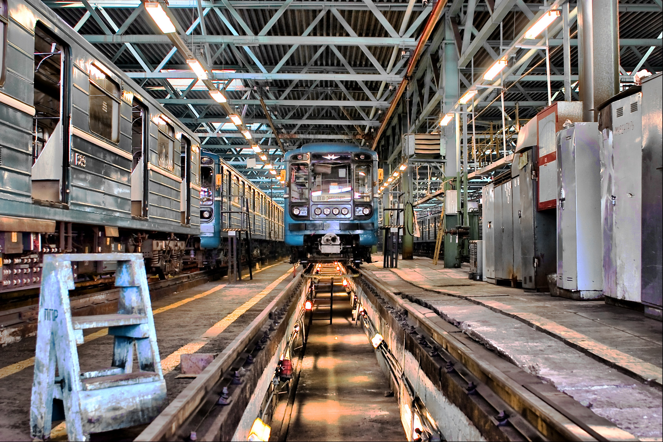 Место где чинят поезда. Электродепо «Черкизово», образца 2010 года. Илья Михачёв Фотограф ПРО людей
