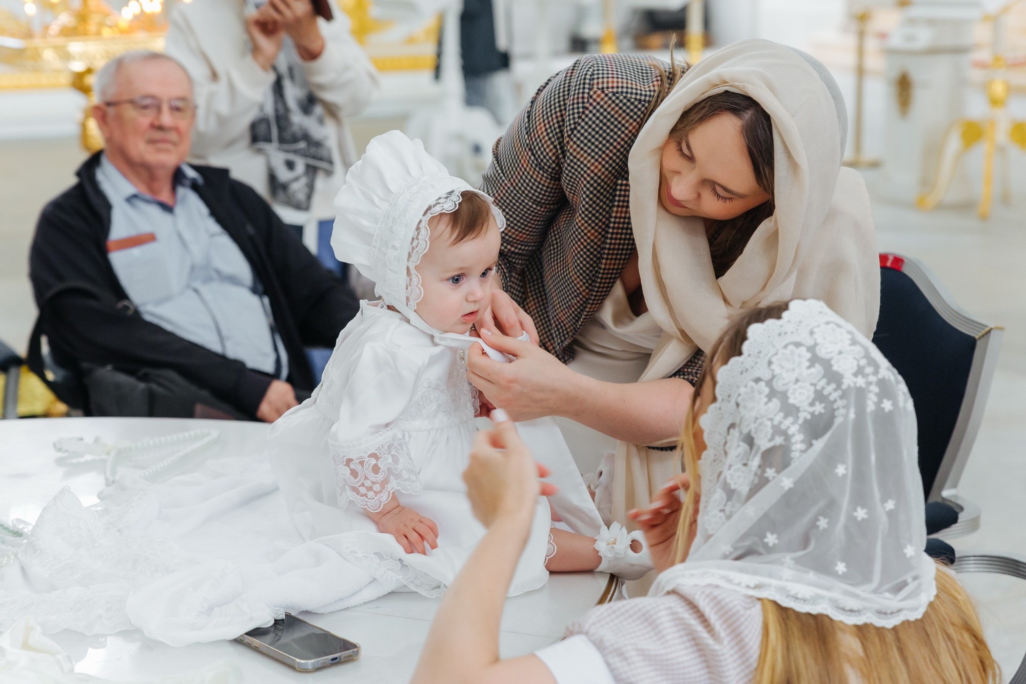 Смольный собор крещение сколько стоит, где провести крещение спб, душевный батюшка смольный собор, цена крестин, где покреститься взрослому