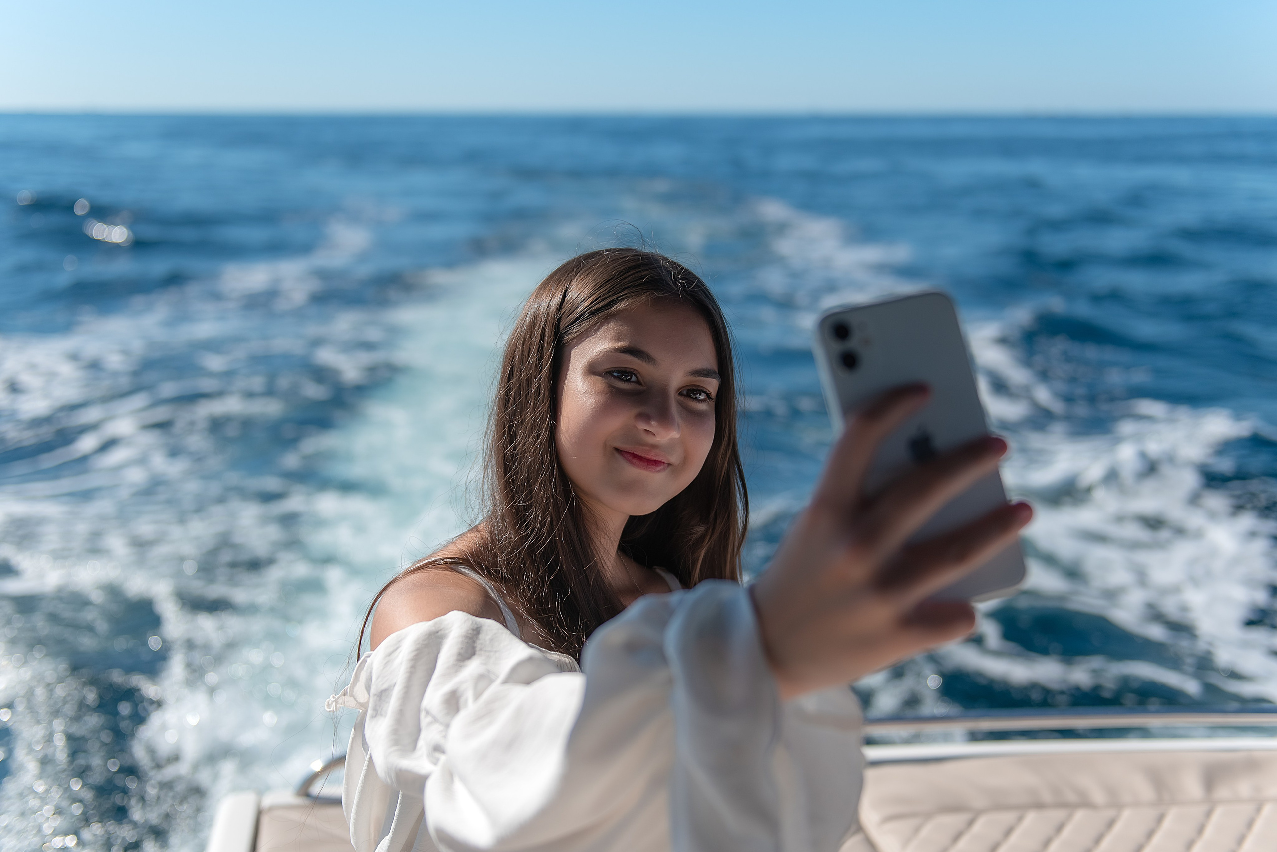Семейная съемка на море в Сочи на яхте и в кабриолете. Семейный и коммерческий фотограф в Сочи Александр Бодунов