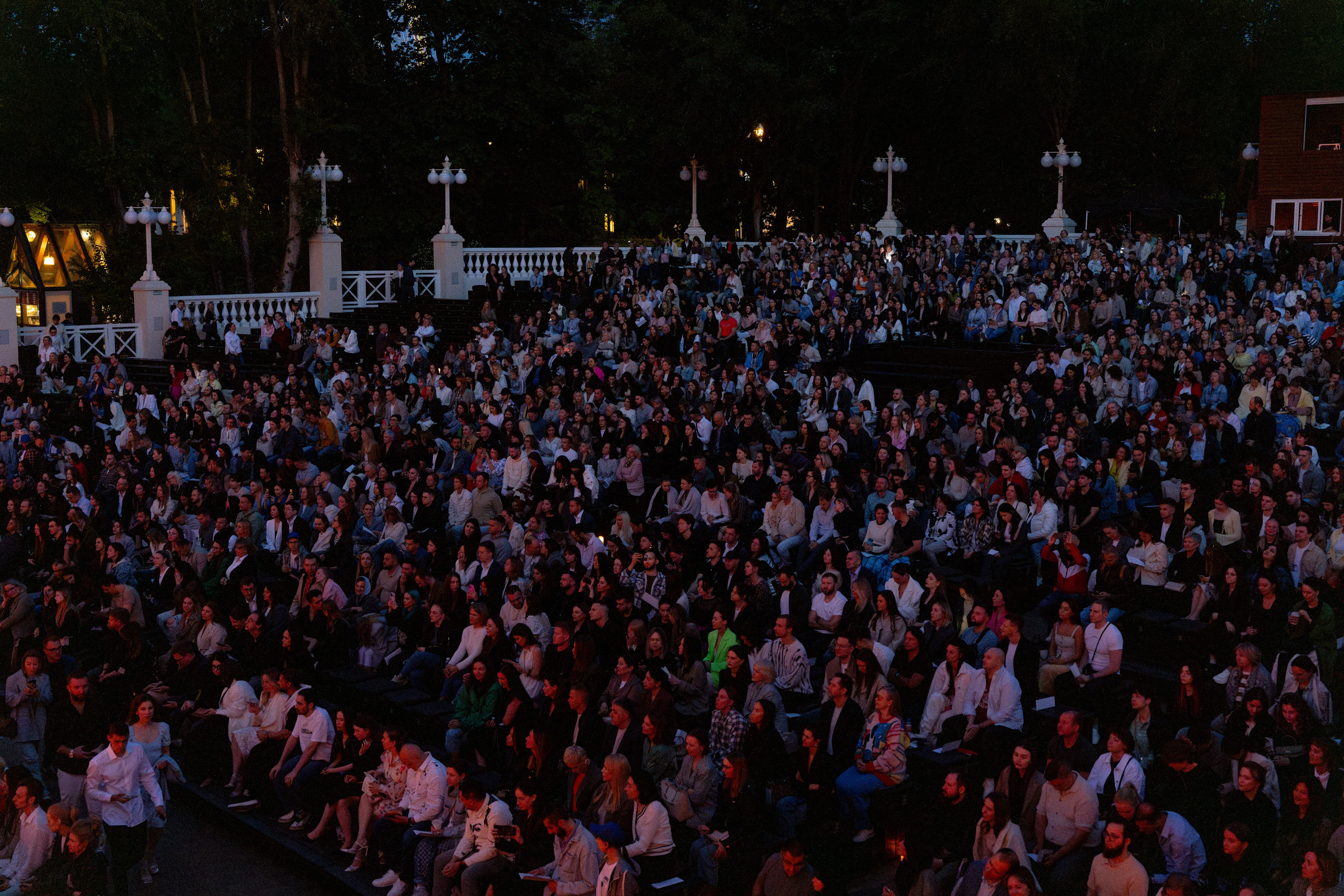 Симфонический оркестр Lumisfera при свечах. Фотограф Никита Комаров