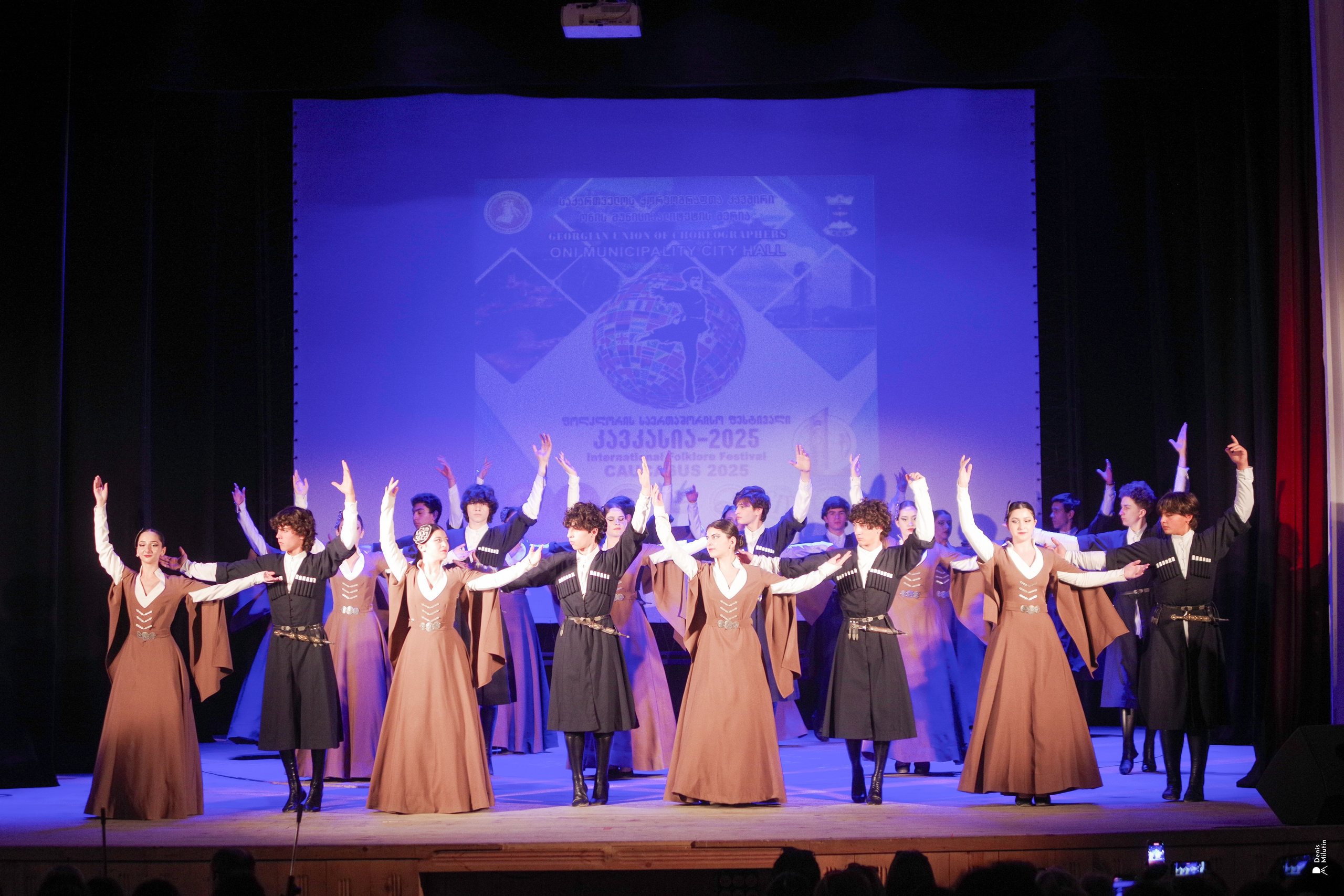 Танцы в прекрасном Они. Портретный фотограф Денис Милютин