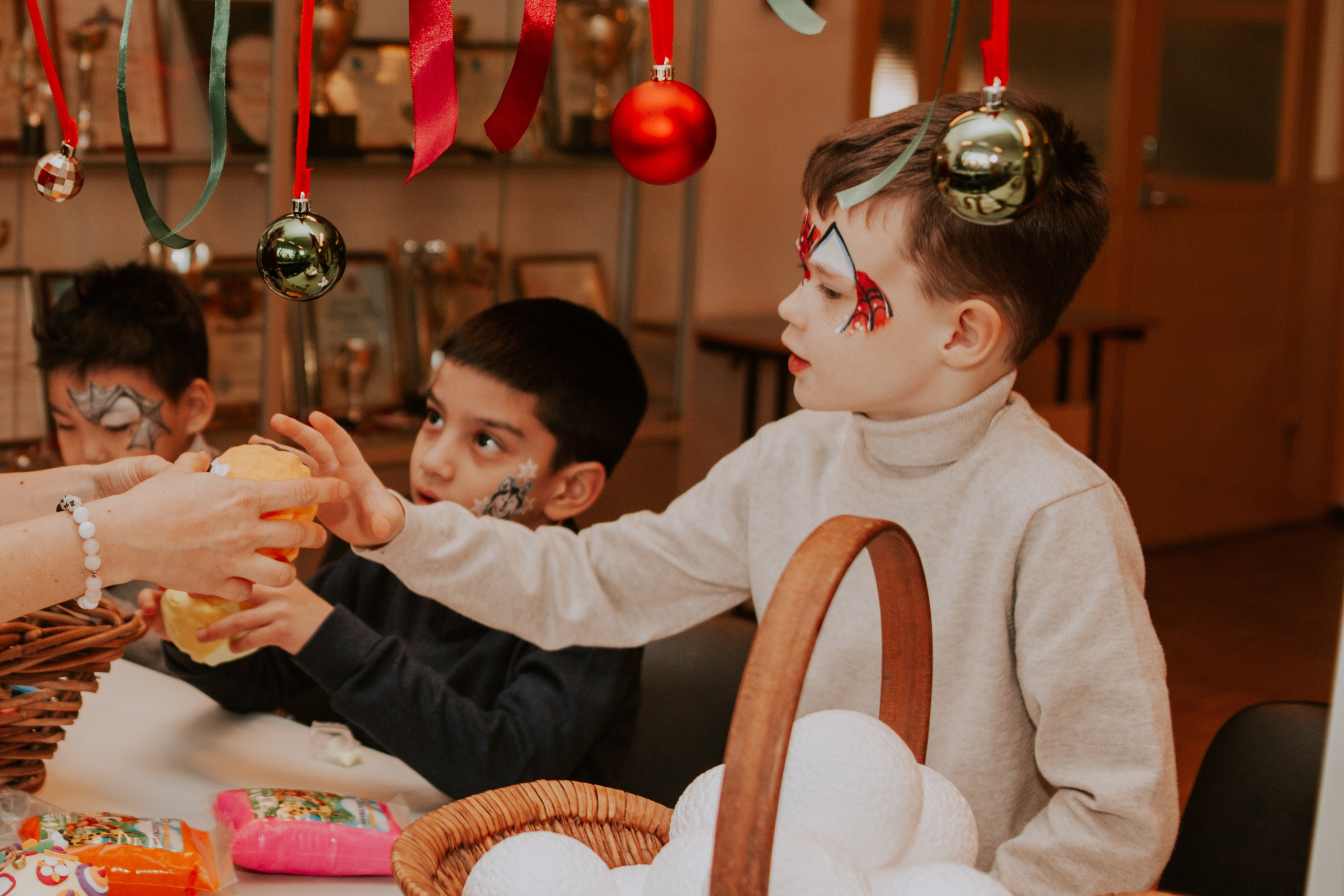 Мастер-класс от Мастерской Наташи Ой на фестивале для детей с ОВЗ «Шире круг». Семейный фотограф во Всеволожске и Санкт-Петербурге Юлия Капустина