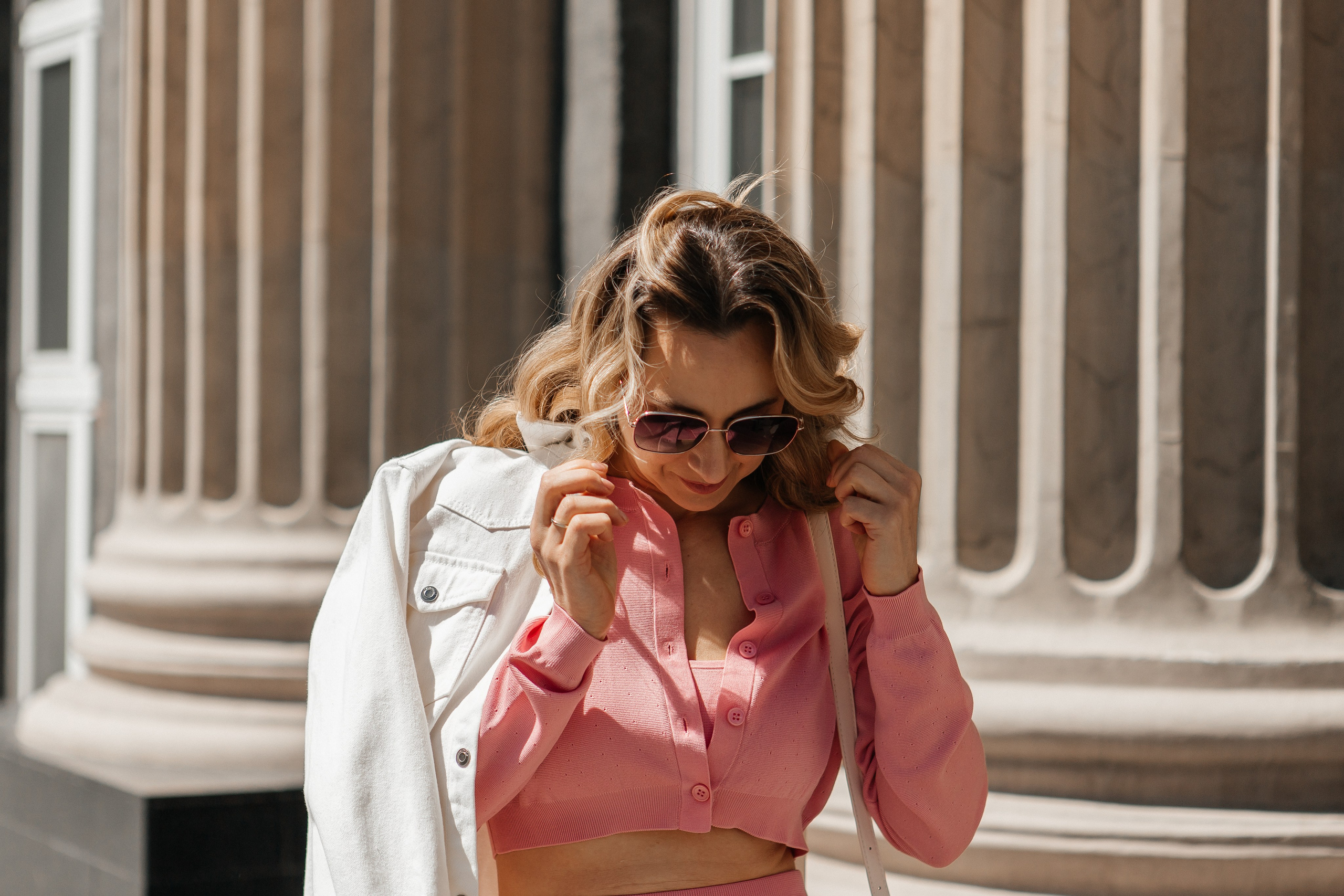 фотосессия на улице, фотопрогулка, фото прогулка, Иркутск, женская фотосессия, женский фотограф, фотопрогулка для девушки, уличная фотосессия, стрит фото, стрит фотосессия, фотография девушки на прогулке