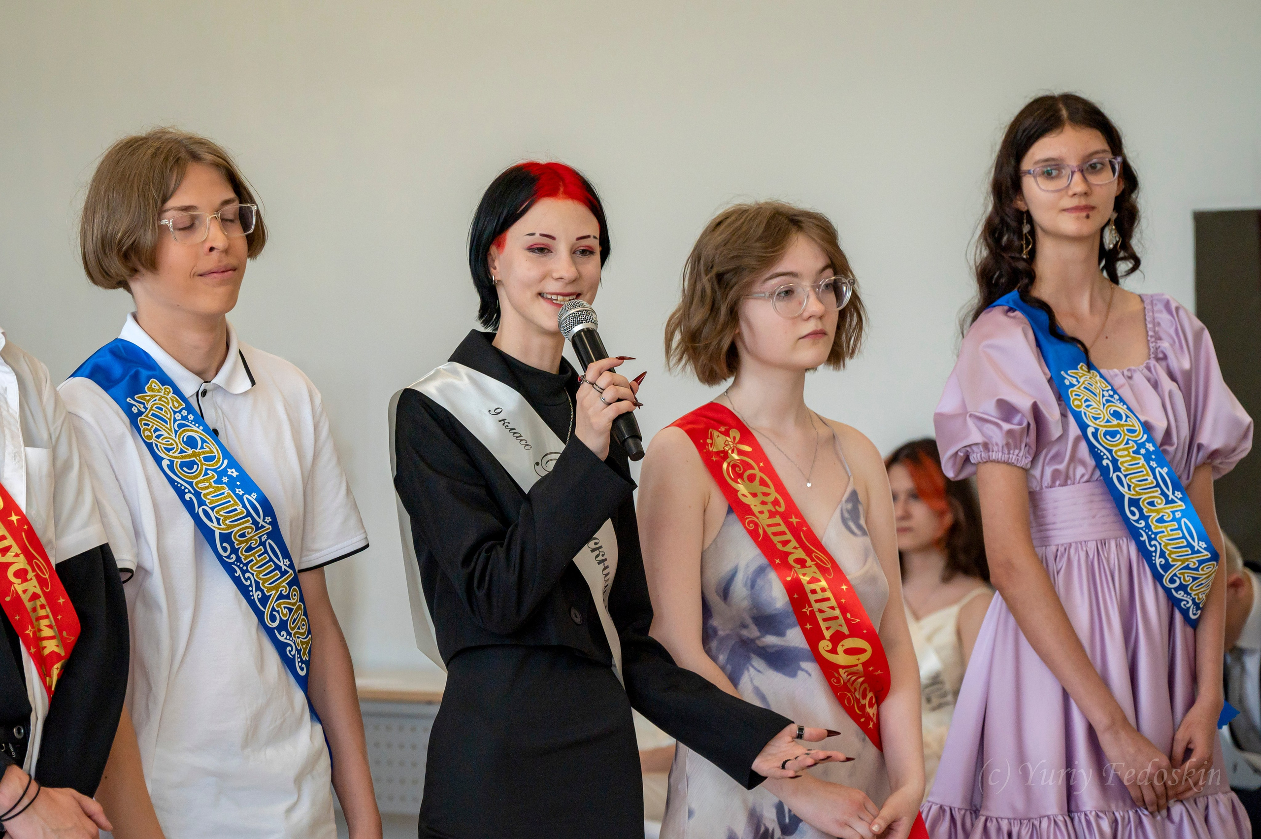 Репортаж о выпускном 9 классов в школе № 7 города Королёва, 26.06.24г. Профессиональный фотограф интерьеров в Москве Юрий Федоскин