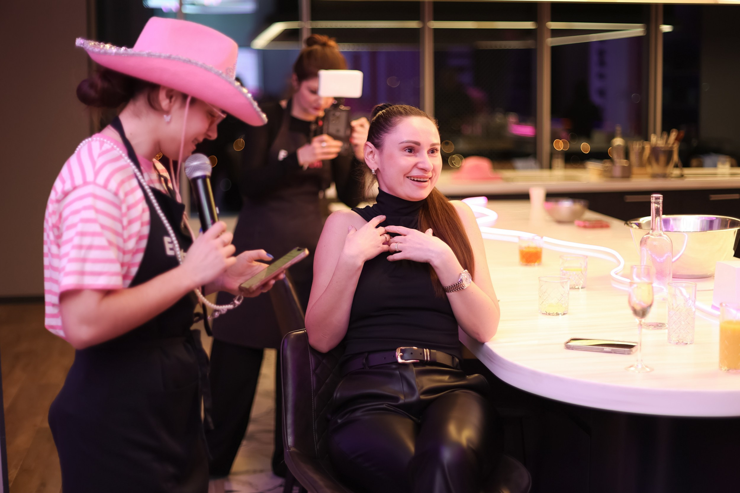 Вечеринка 8 марта в EventyOn. Репортажный фотограф видеограф в Москве Ольга Плаксина