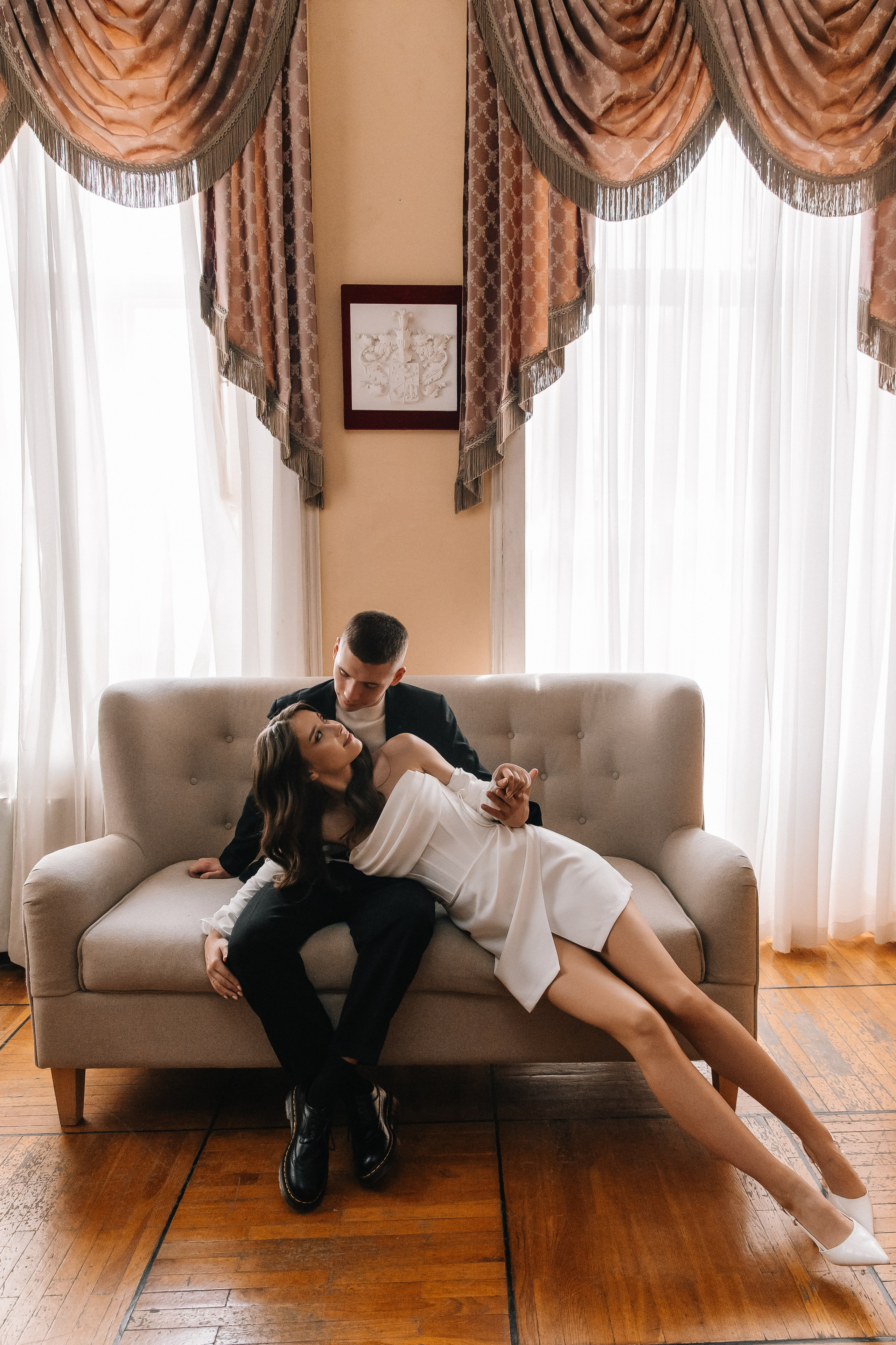 Свадебная фотосессия в Библиотеке-читальне им. А. С. Пушкина. Фотограф и видеограф Анна Домашенко