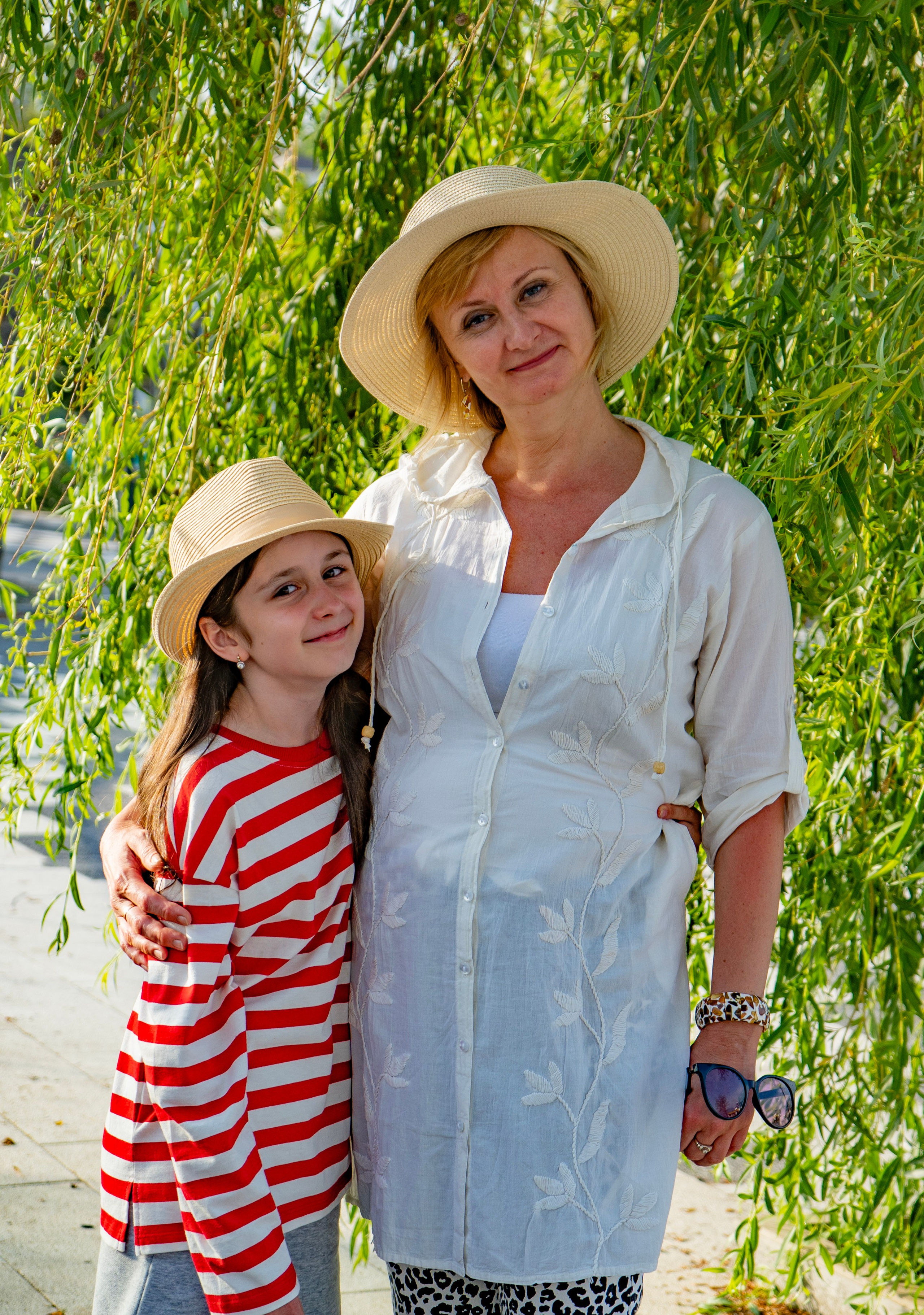 Съемка в центре Новороссийска. Семейный и детский фотограф Екатерина Черняева. Снимаю портреты, love story, фотопрогулки, работаю на улице, в кафе, студии, дома у клиента