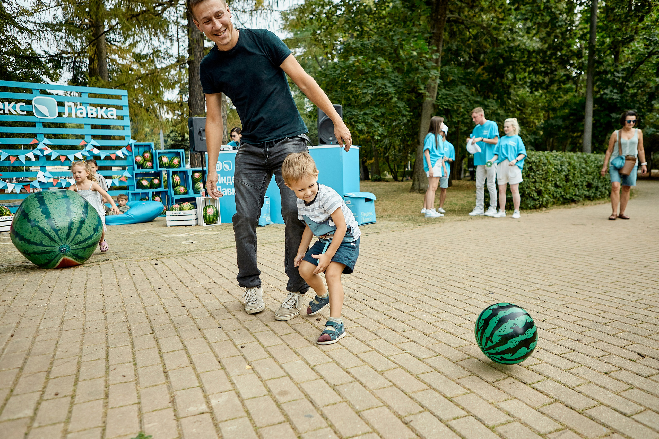 ЯНДЕКС ЛАВКА «АРБУЗНАЯ ФЕЕРИЯ». Фотограф Андрей Егоров