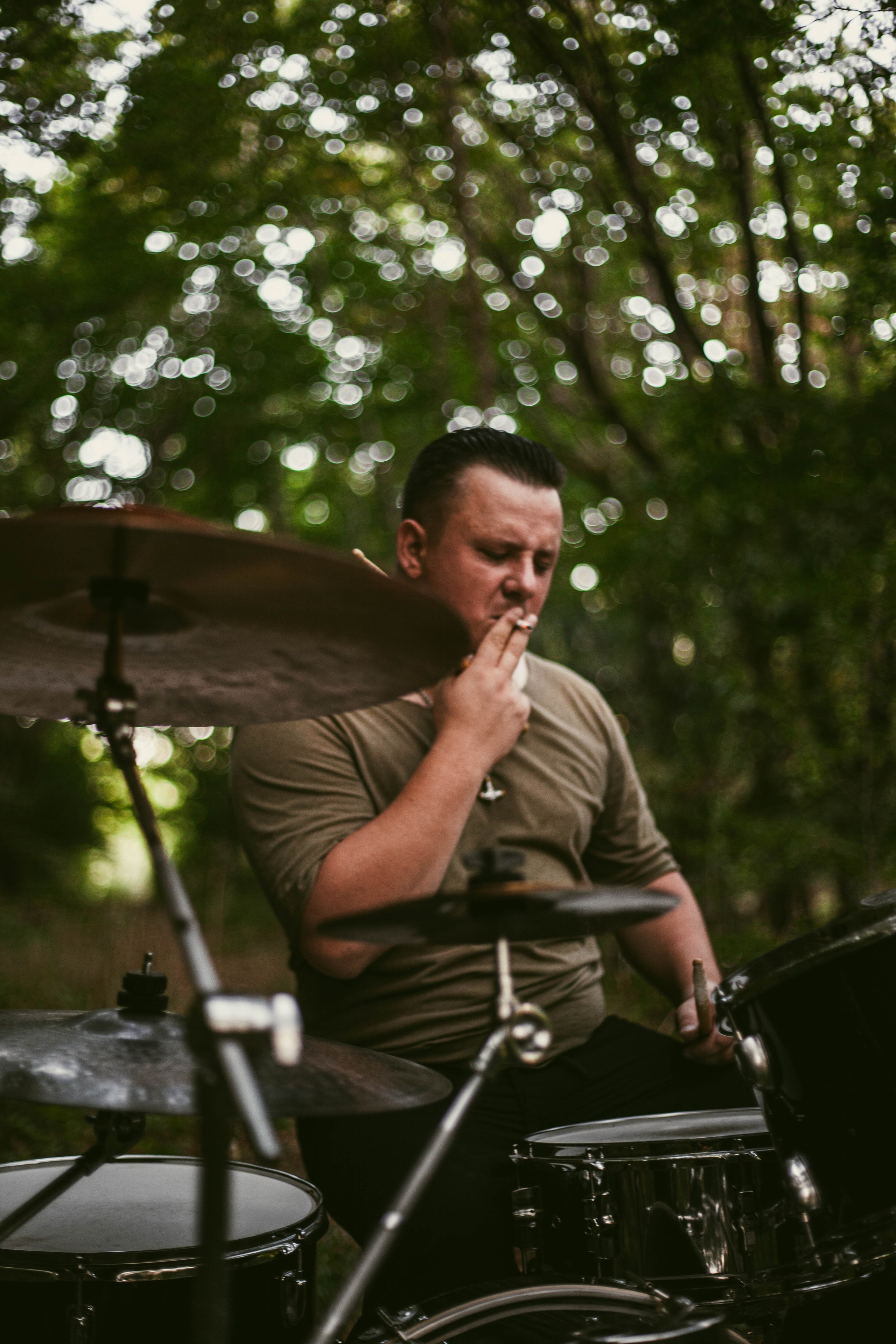 Клип. Уличный фотограф Города N