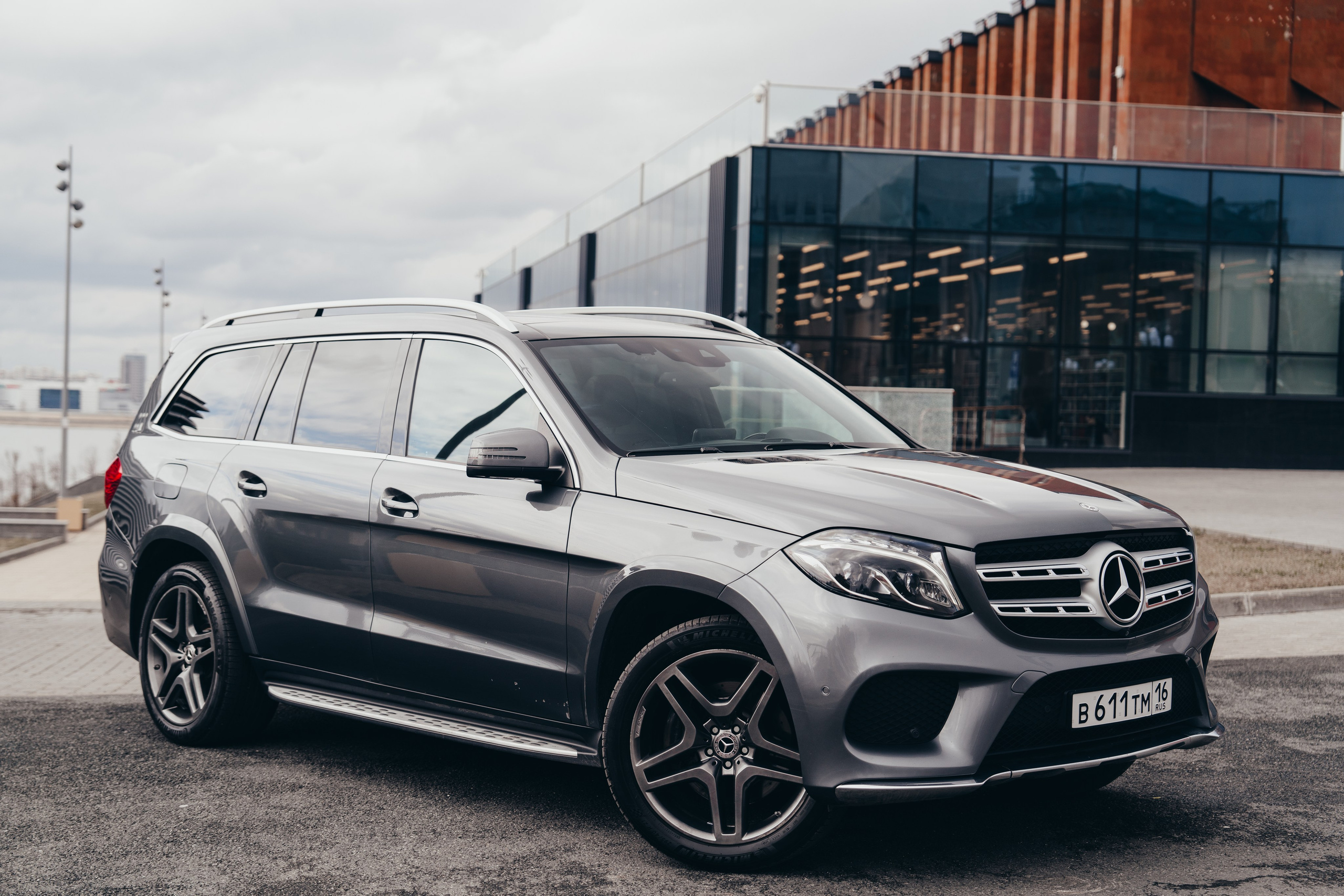 Mercedes-Benz GLS-Class 350 d. Идеальные портреты для соцсетей — Фотограф Ленар