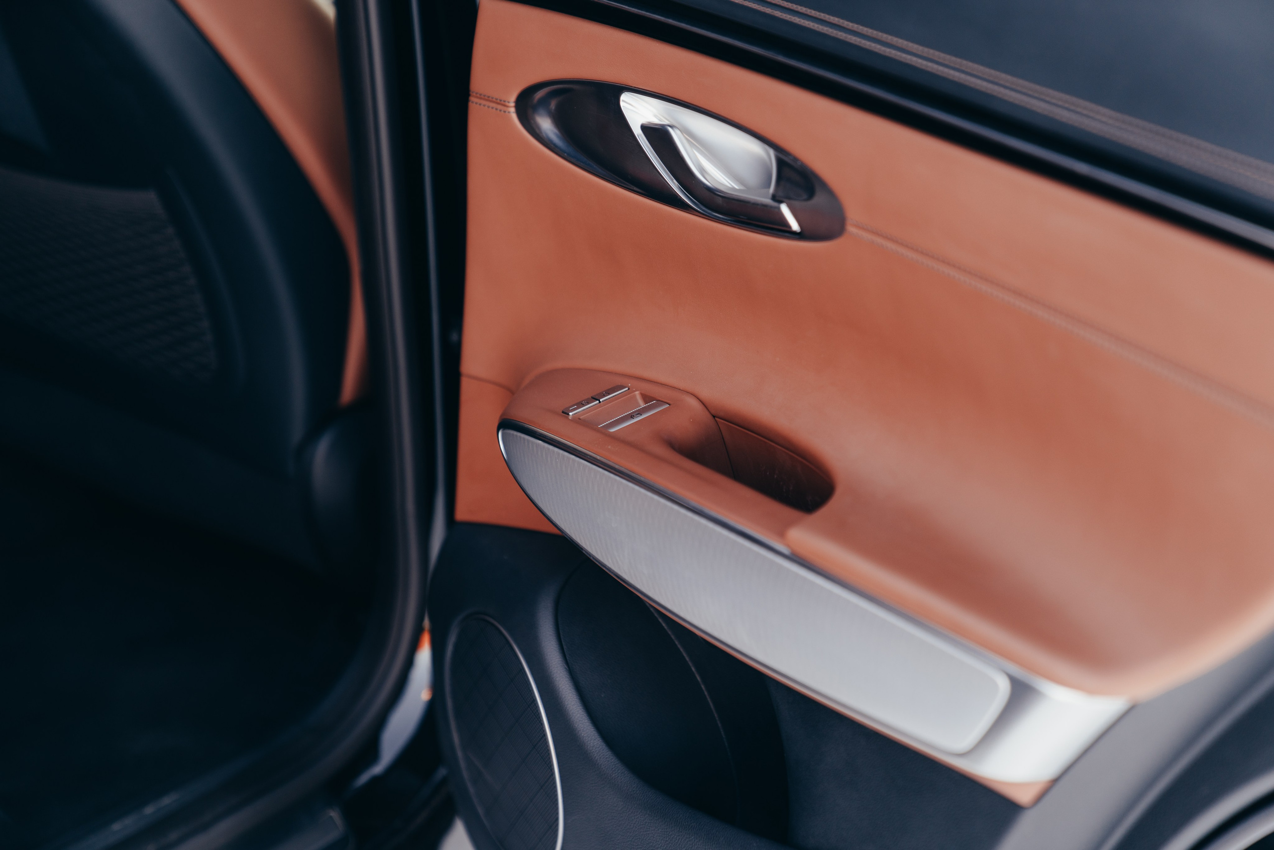 Genesis GV70. Идеальные портреты для соцсетей — Фотограф Ленар