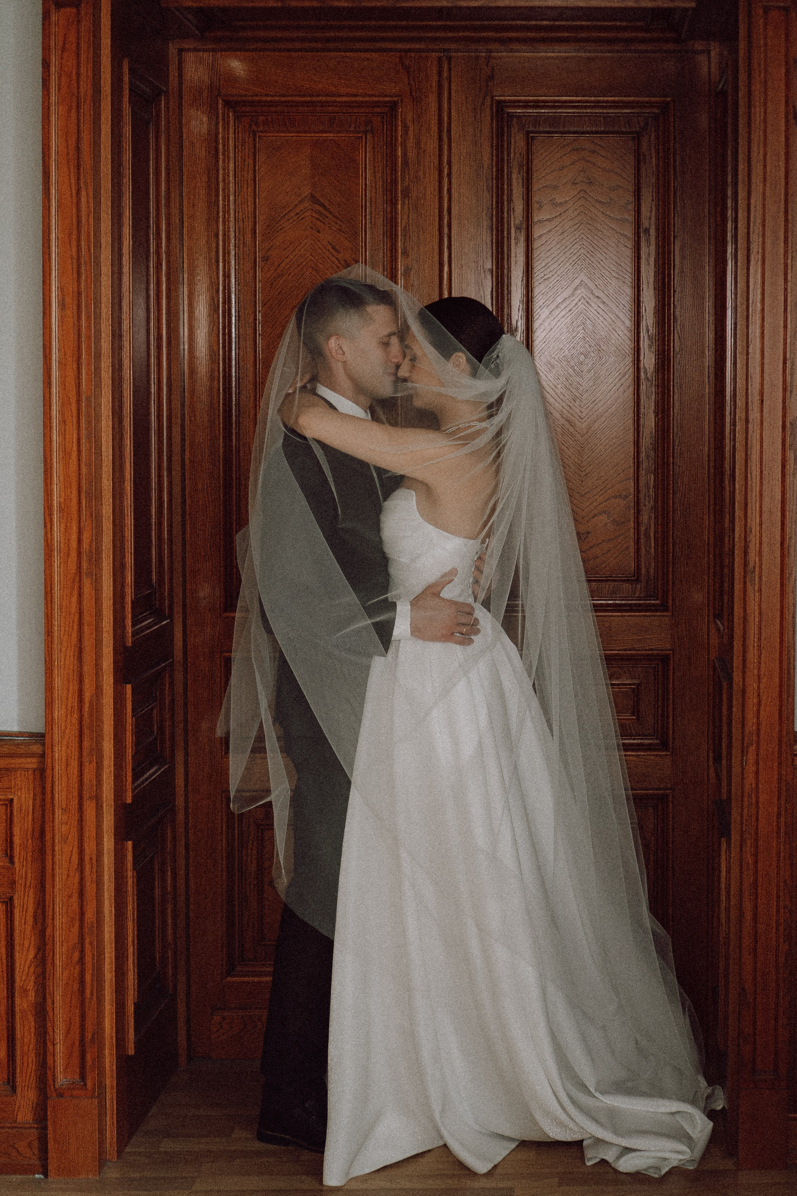 СВАДЕБНАЯ ПРОГУЛКА В САНТК-ПЕТЕРБУРГЕ (ИСАКИЕВСКИЙ СОБОР, ЗИМНЯЯ КАНАВКА, ЭРМИТАЖ И БОЛЬШАЯ МОРСКАЯ УЛИЦА). Профессиональный фотограф, Санкт-Петербург — Виктория Богомолова