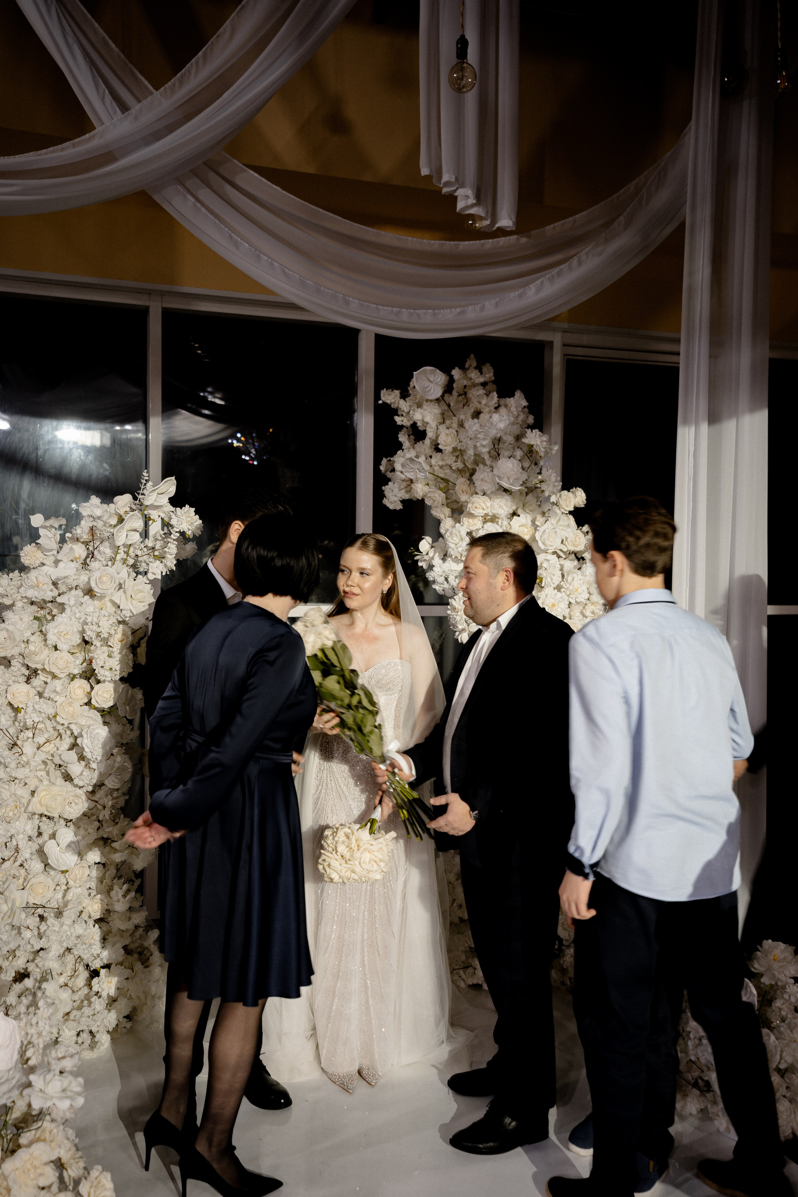 СВАДЕБНАЯ СЬЕМКА СБОРОВ В ОТЕЛЕ И ВЫЕЗД НА ЦЕРЕМОНИЮ (СНЯТО В СИБИРЕ В НИЖНЕВАРТОВСКЕ). Профессиональный фотограф, Санкт-Петербург — Виктория Богомолова