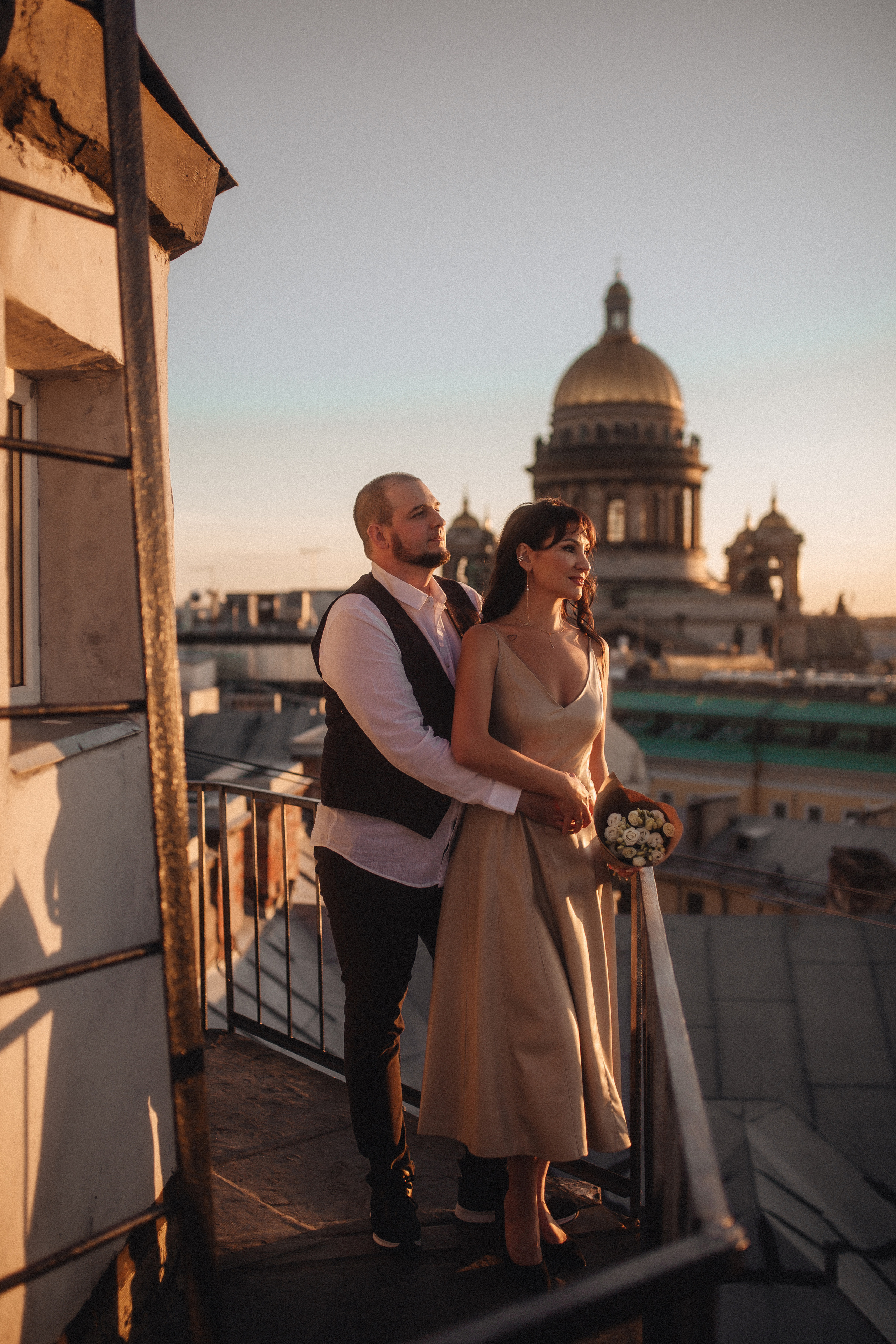 Мы гуляли по крышам Питера. Фотограф в Санкт Петербурге Лара Великова