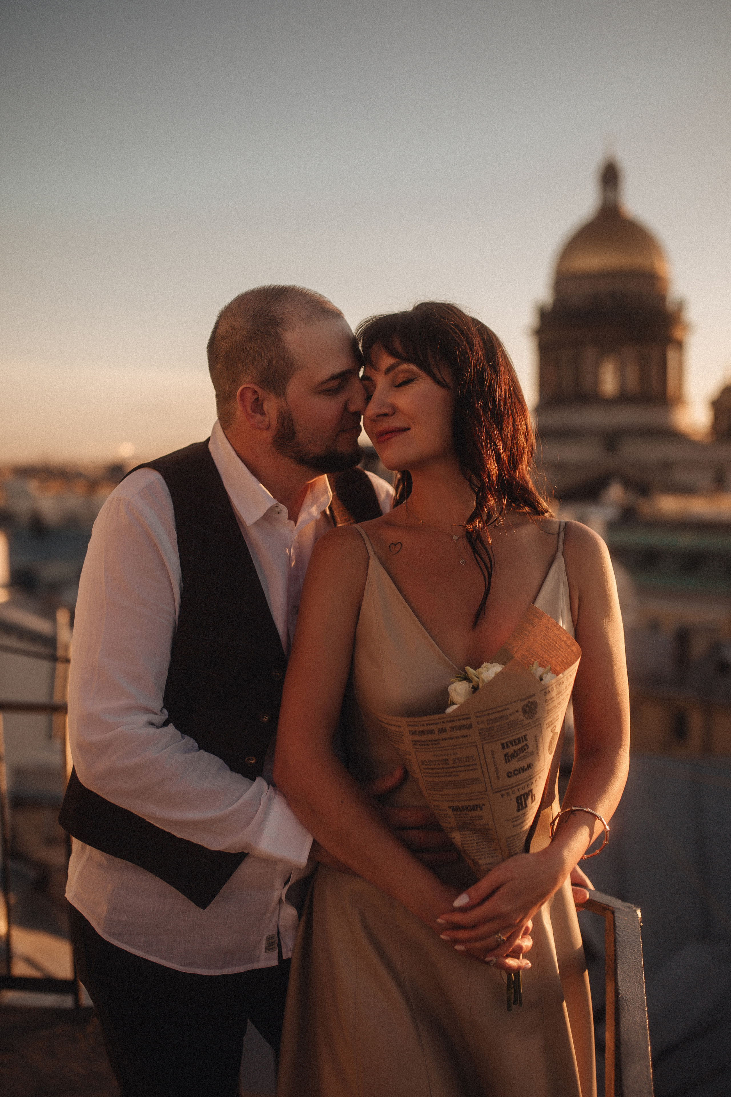 Мы гуляли по крышам Питера. Фотограф в Санкт Петербурге Лара Великова