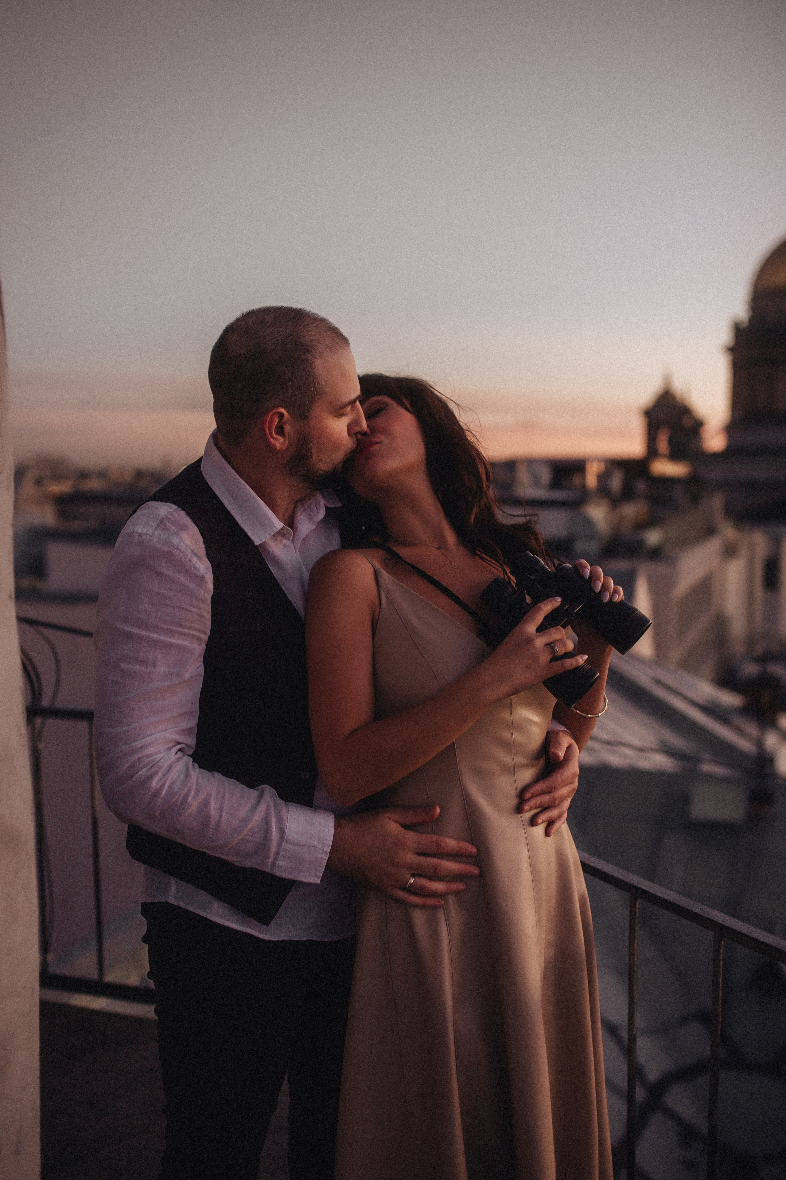 Мы гуляли по крышам Питера. Фотограф в Санкт Петербурге Лара Великова