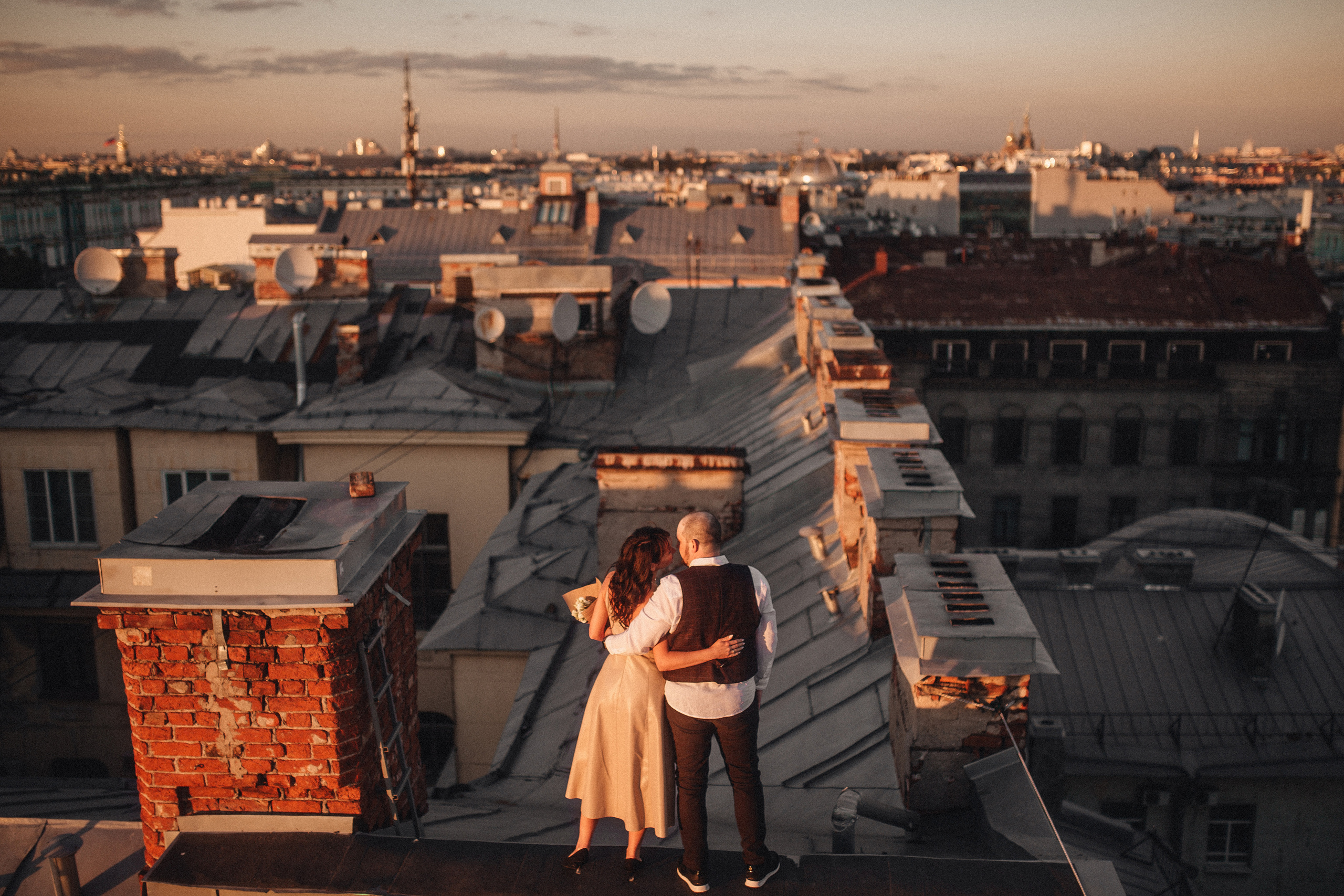 Мы гуляли по крышам Питера. Фотограф в Санкт Петербурге Лара Великова