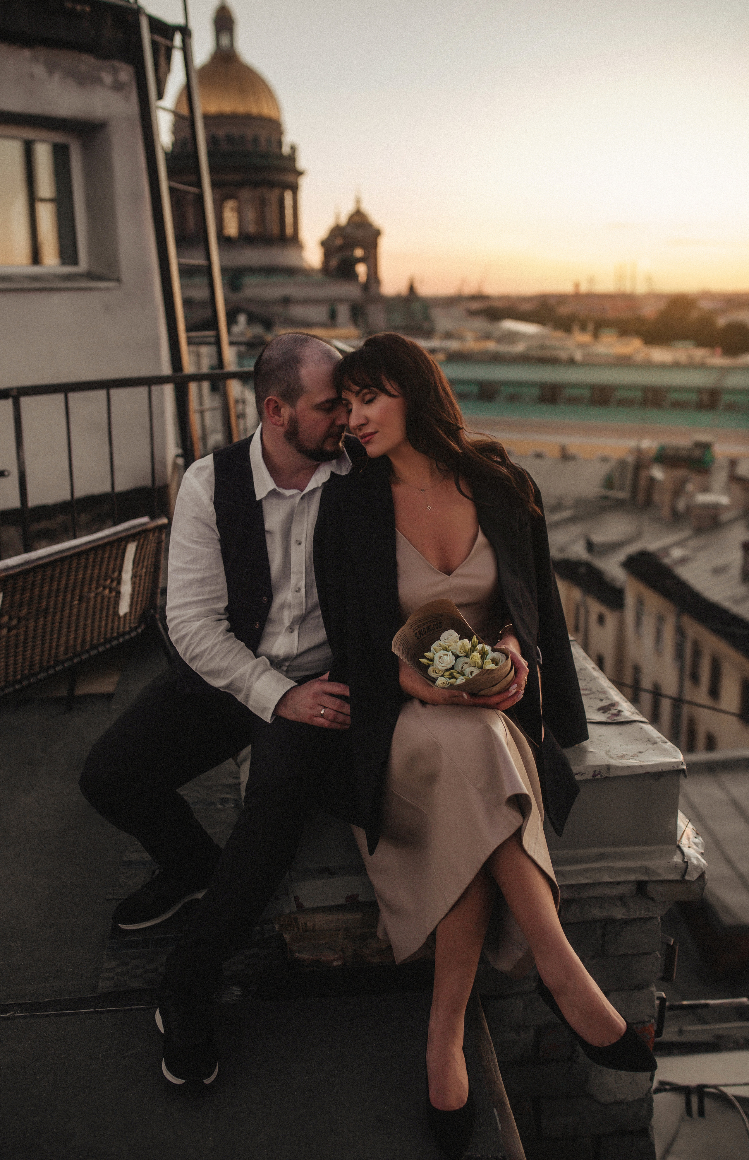 Мы гуляли по крышам Питера. Фотограф в Санкт Петербурге Лара Великова