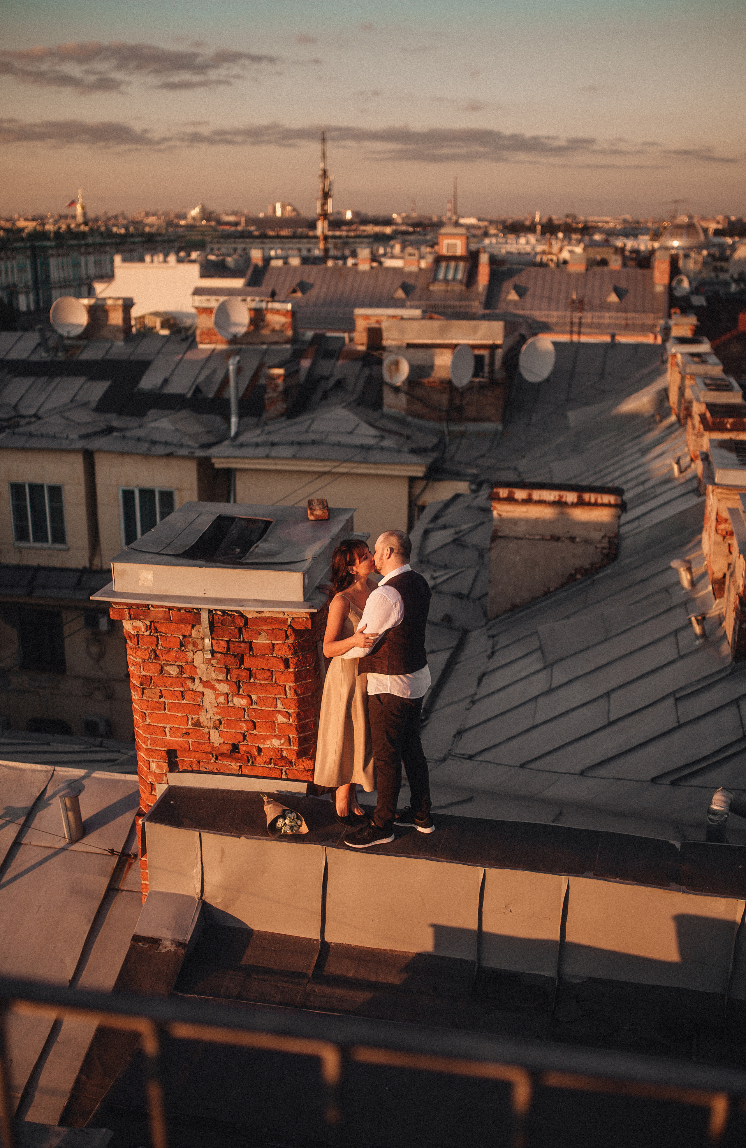 Мы гуляли по крышам Питера. Фотограф в Санкт Петербурге Лара Великова