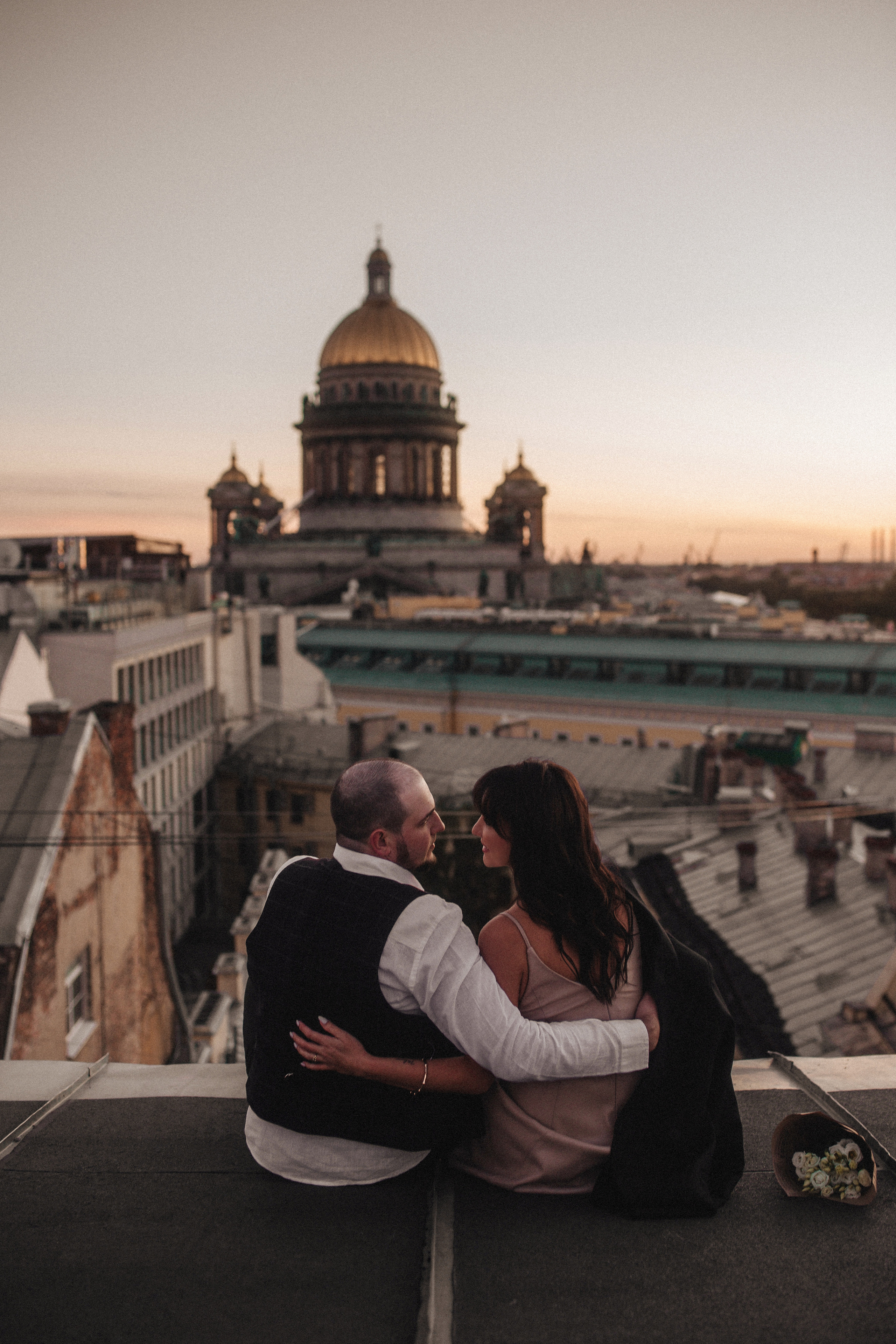 Мы гуляли по крышам Питера. Фотограф в Санкт Петербурге Лара Великова