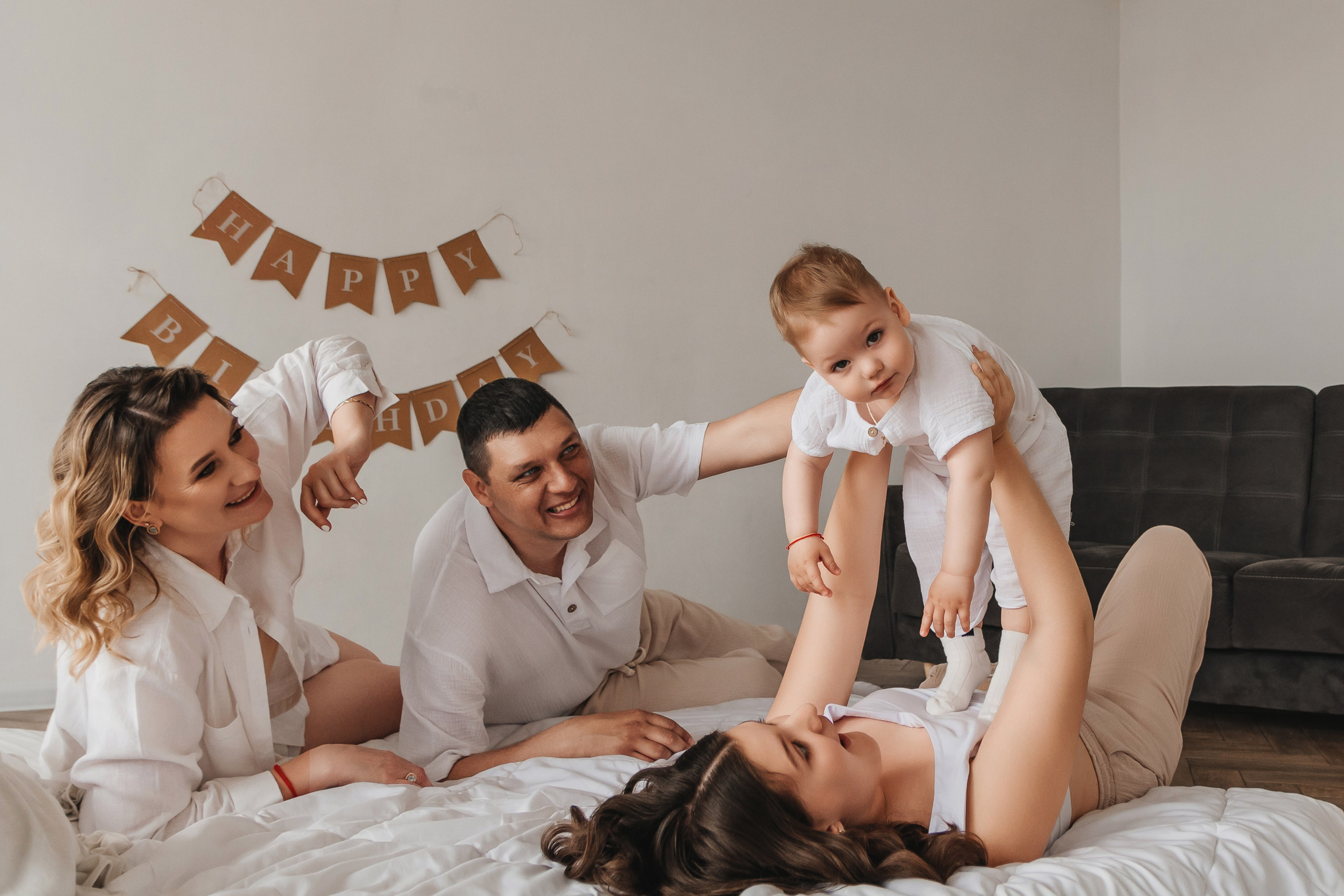 Фотосессия годика минимализм. Семейный и детский фотограф Кущ Наташа