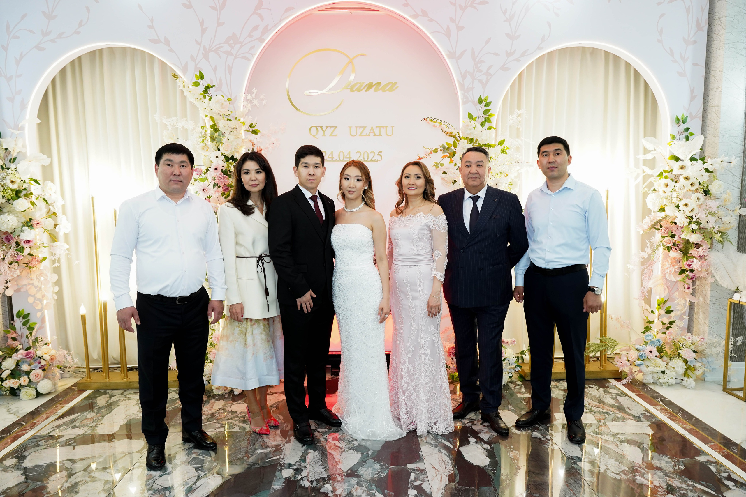 Dana uzatu. Фотограф Ернар Ержанов