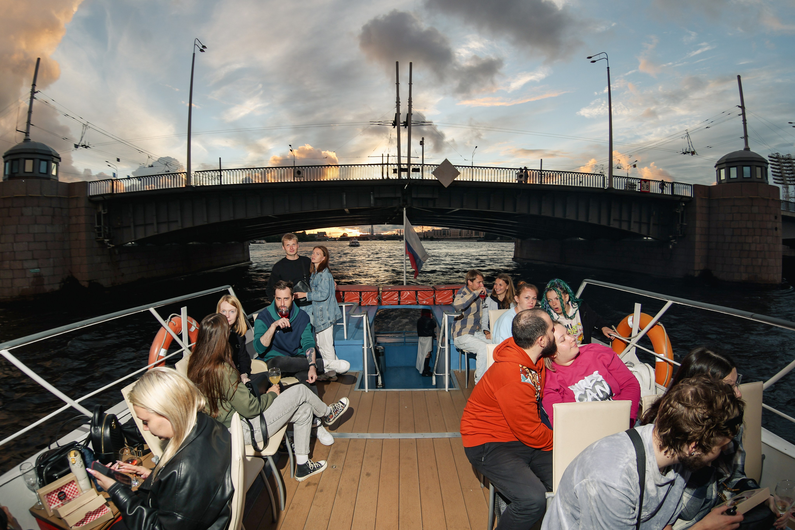 Gravity Project круизы. Репортажный и портретный фотограф в Санктпетербурге. Видиосъемка мероприятий в Санкт-Петербурге
