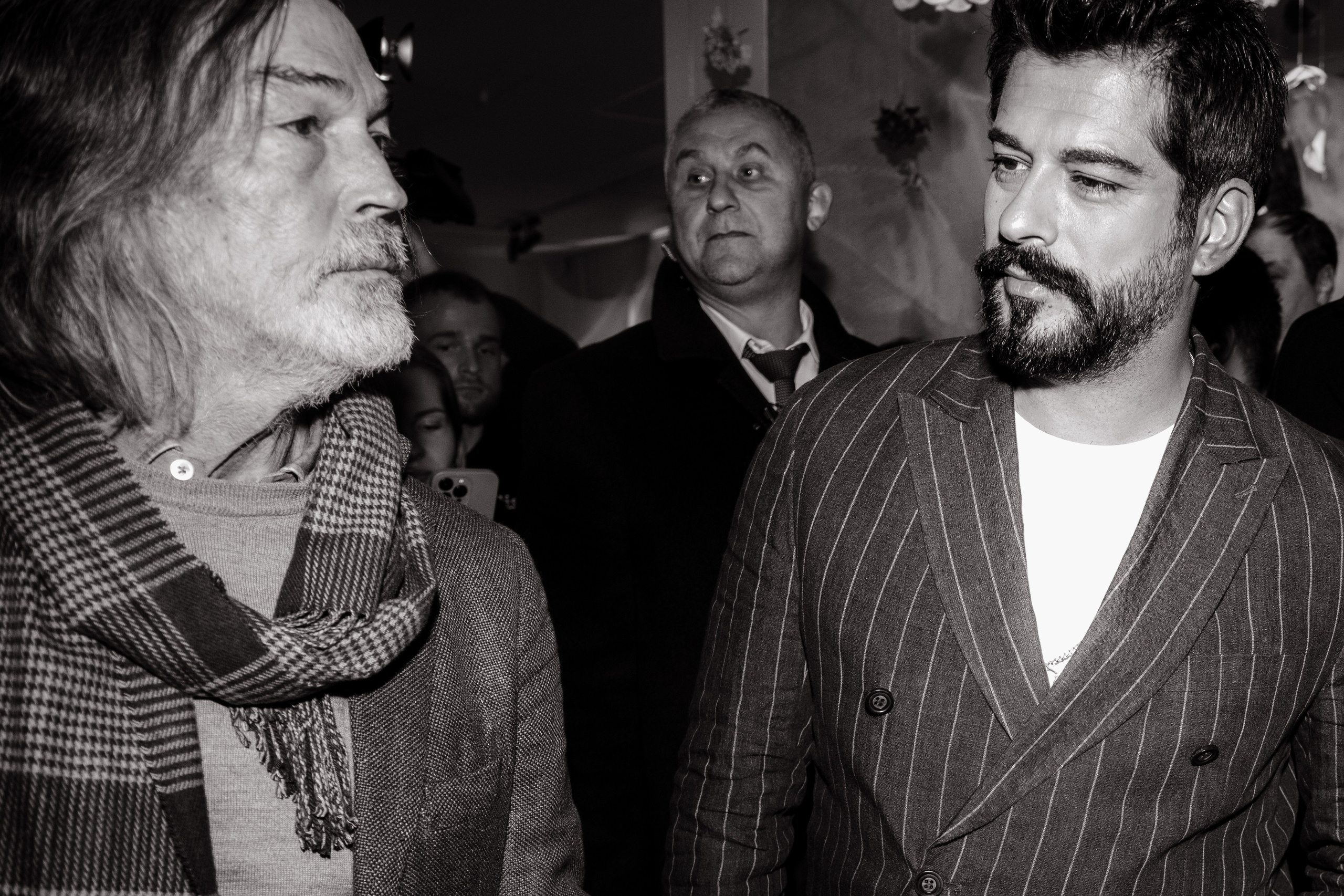 Бурак Озчивит посетил выставку Никаса Сафронова. Фотограф в Москве и Санкт-Петербурге Дарина