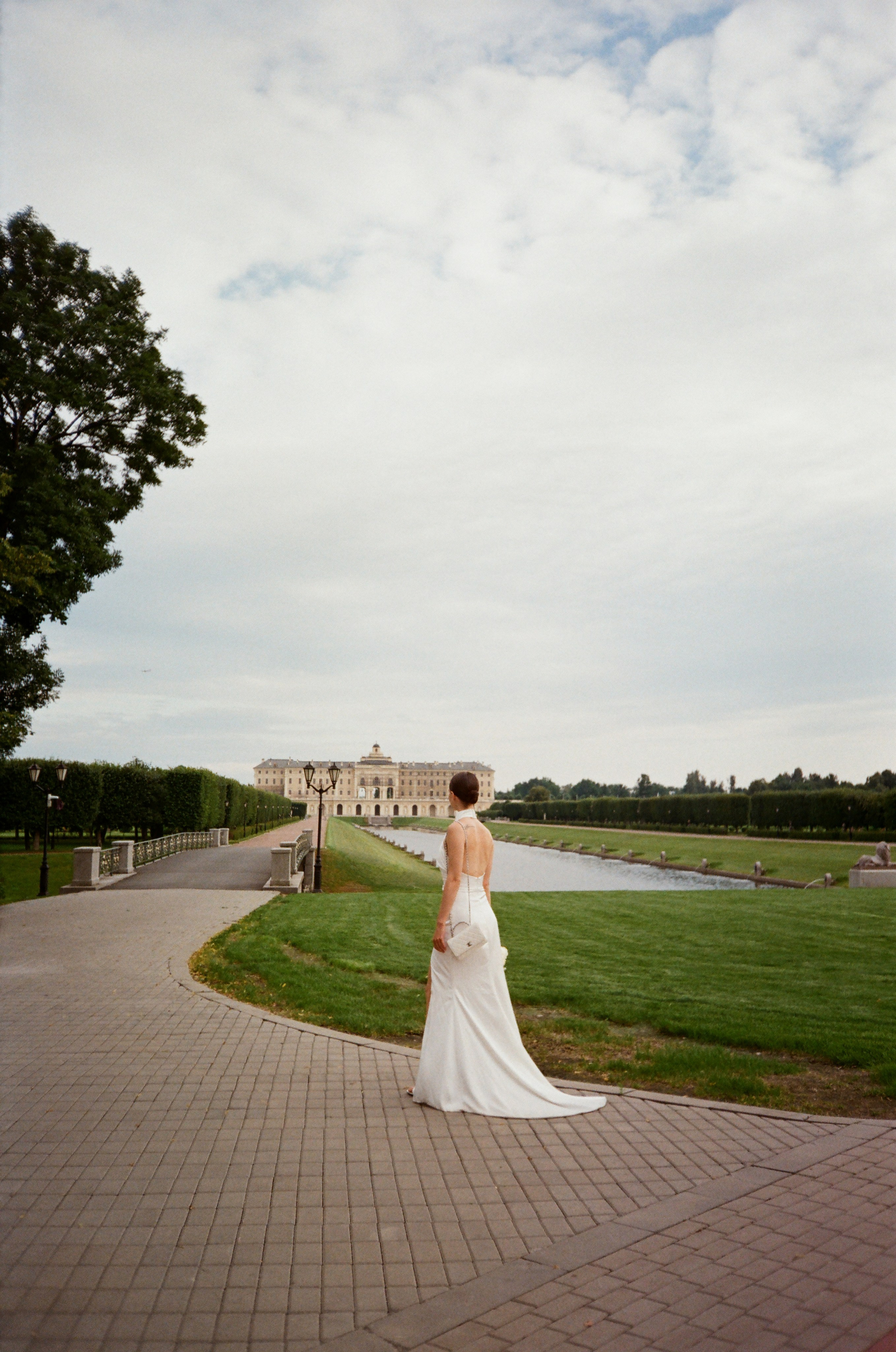 Свадебная фотосессия на пленку. Сестры Карабаза. Фотографы и ретушеры в Москве и Санкт-Петербурге