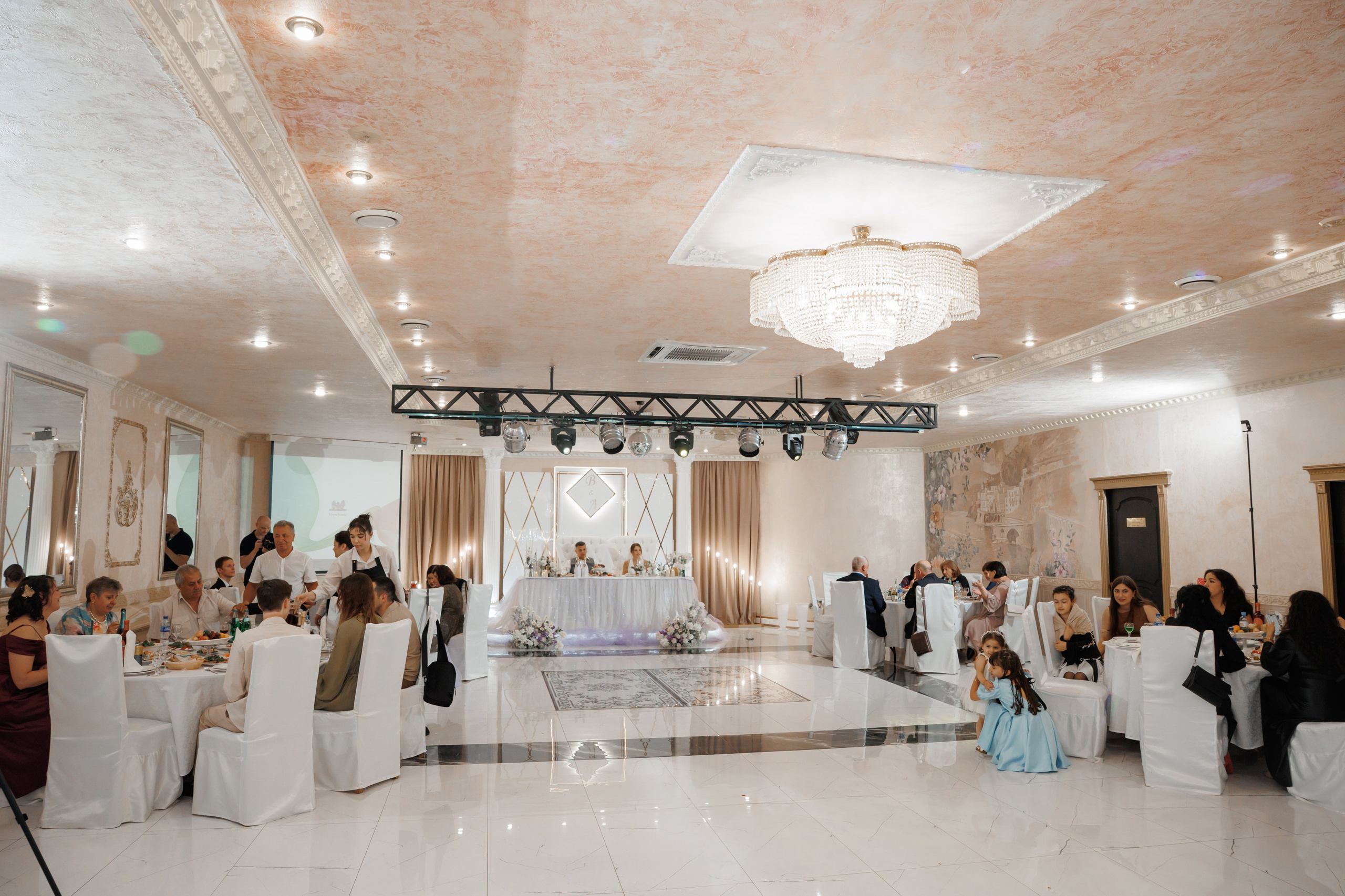 ЗАГС Бутово и Остафьево. Свадебный и репортажный фотограф (Москва, Королев и другие)