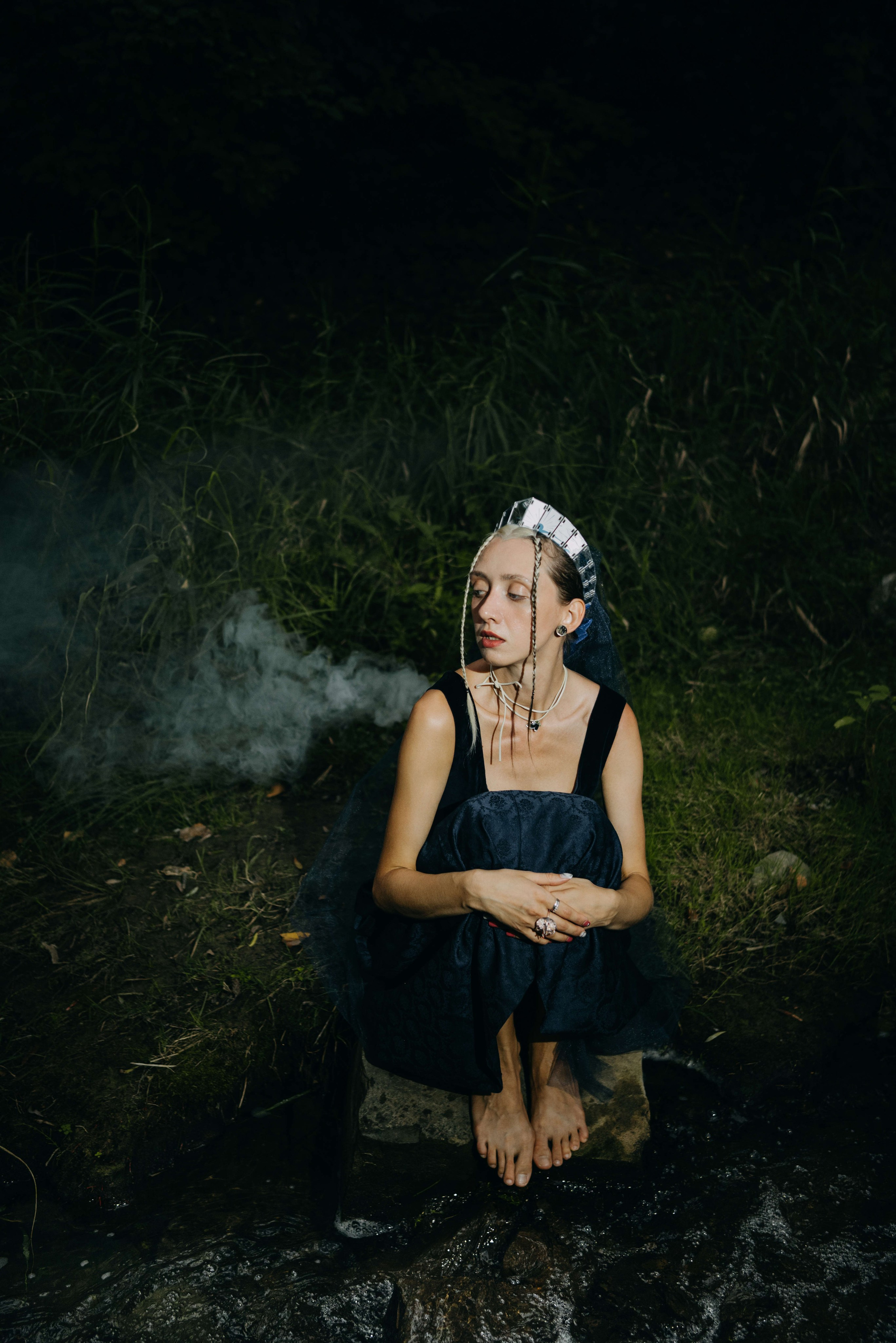 Съемка для бренда славянских украшений в лесу. Портретный и свадебный фотограф в Тбилиси • xeniqo